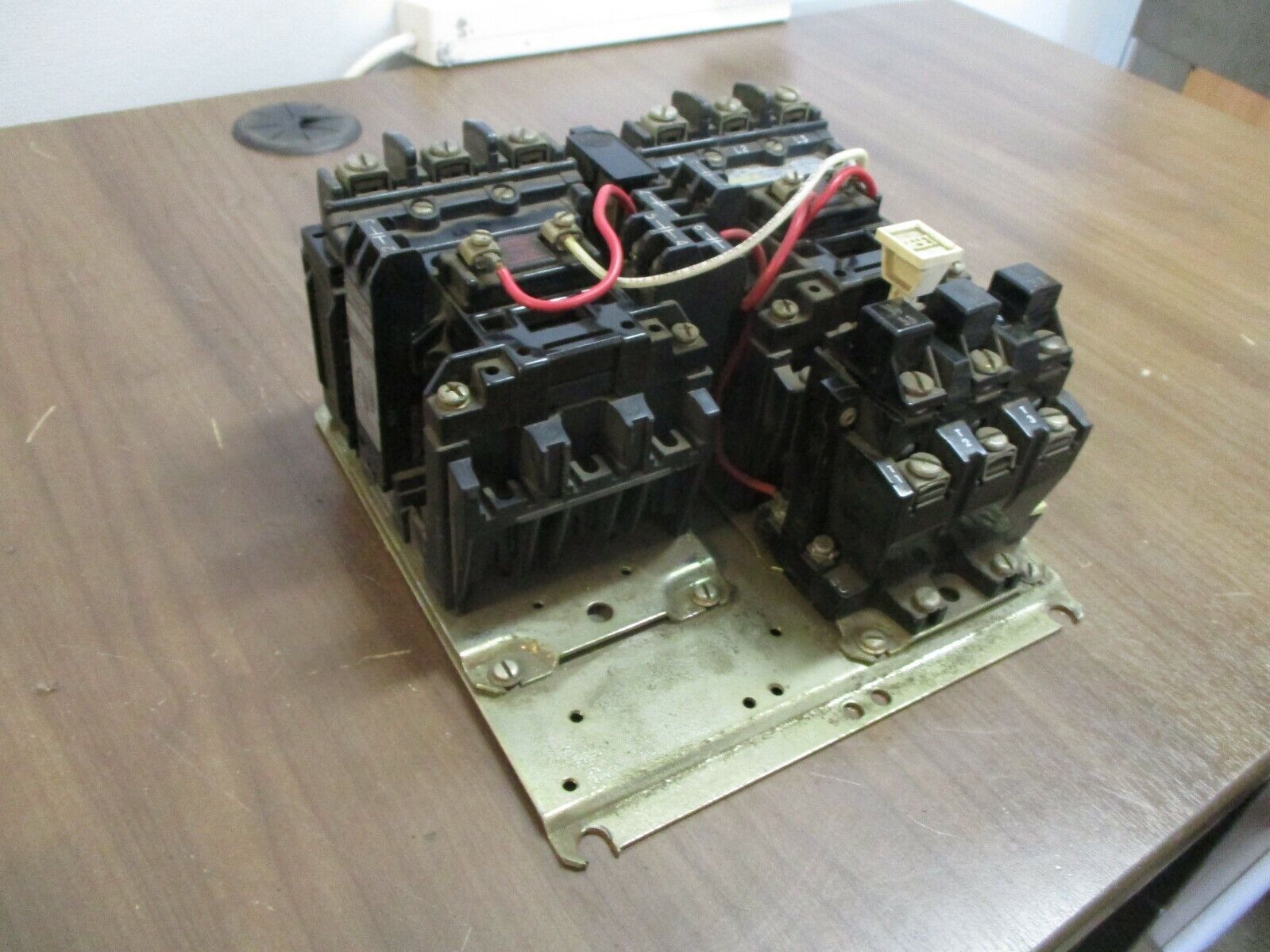 Allen-Bradley Size 0 Reversing Starter 505-AOD Ser. C 115-120V Coil 18A 600V