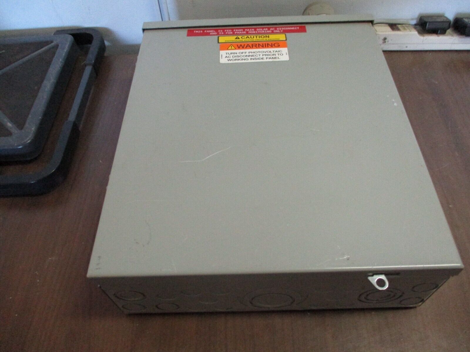 Eaton 3R Load Center 125A 120/240V 16-Slot Used