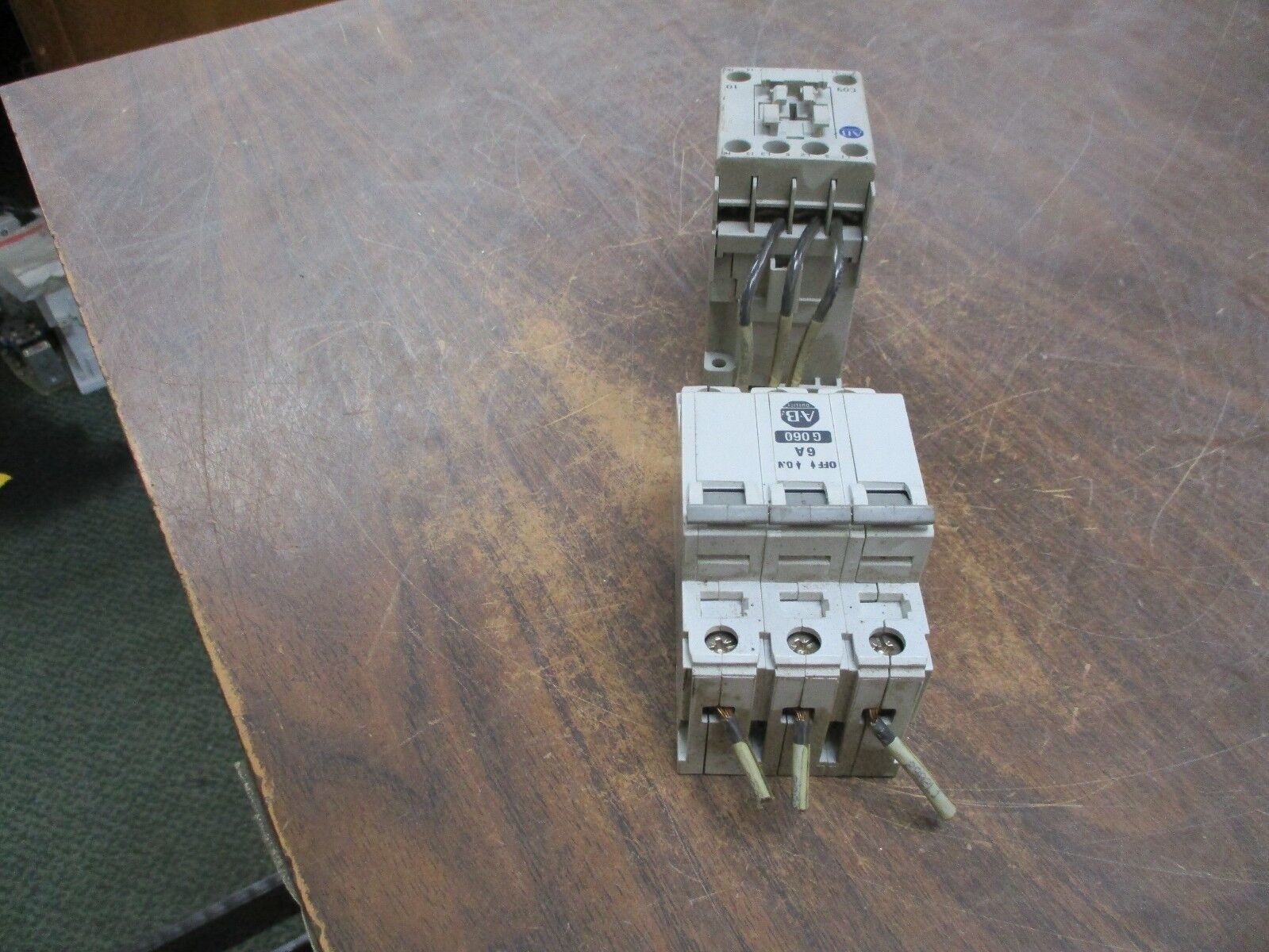 Allen-Bradley Starter 100-C09*10/1492-CB3G060 120V Coil 25A 600V Trip: 6A Used