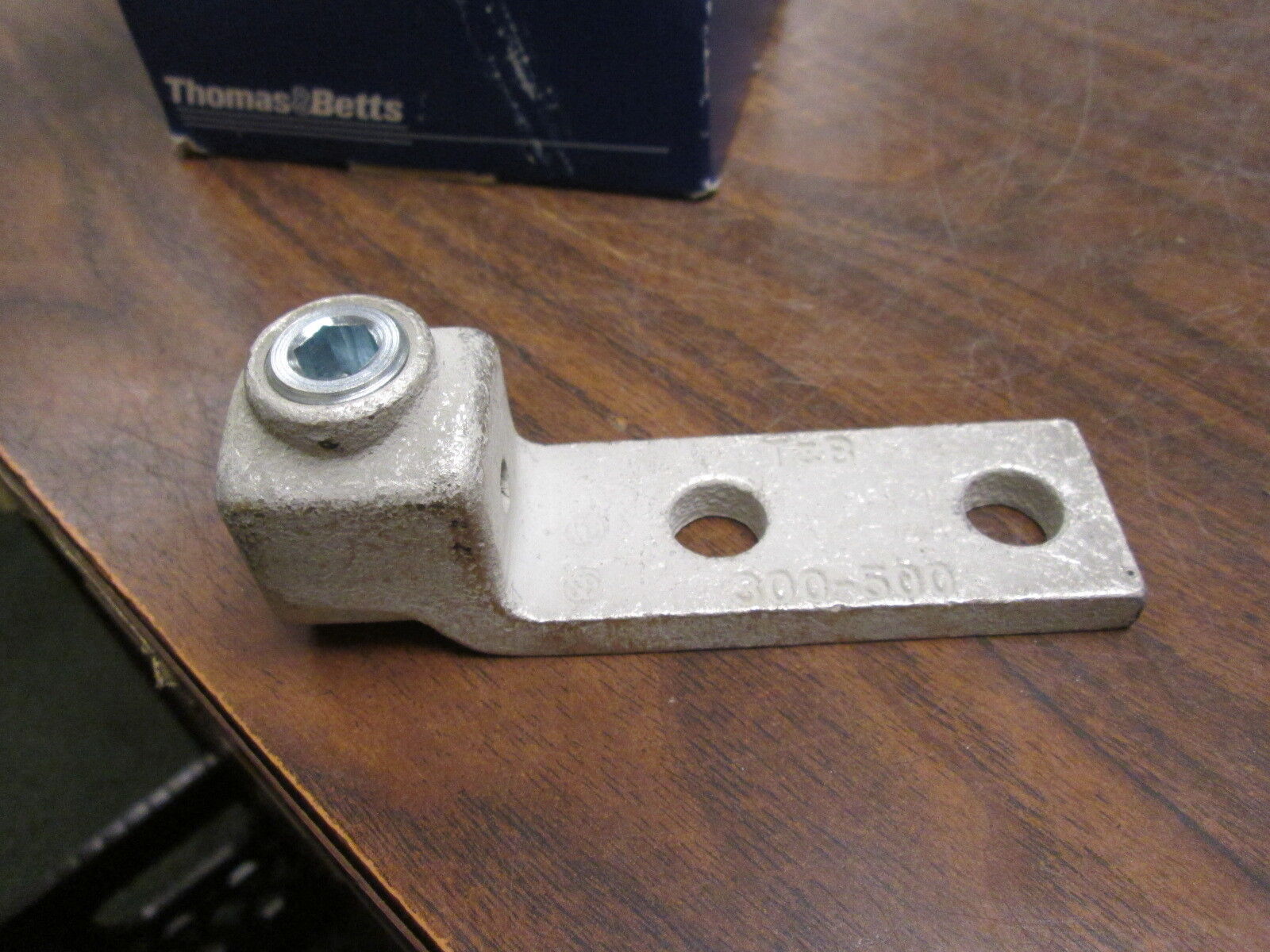 Thomas & Betts Mechanical Lugs 32215TP 300-500MCM *Box of 8* New Surplus