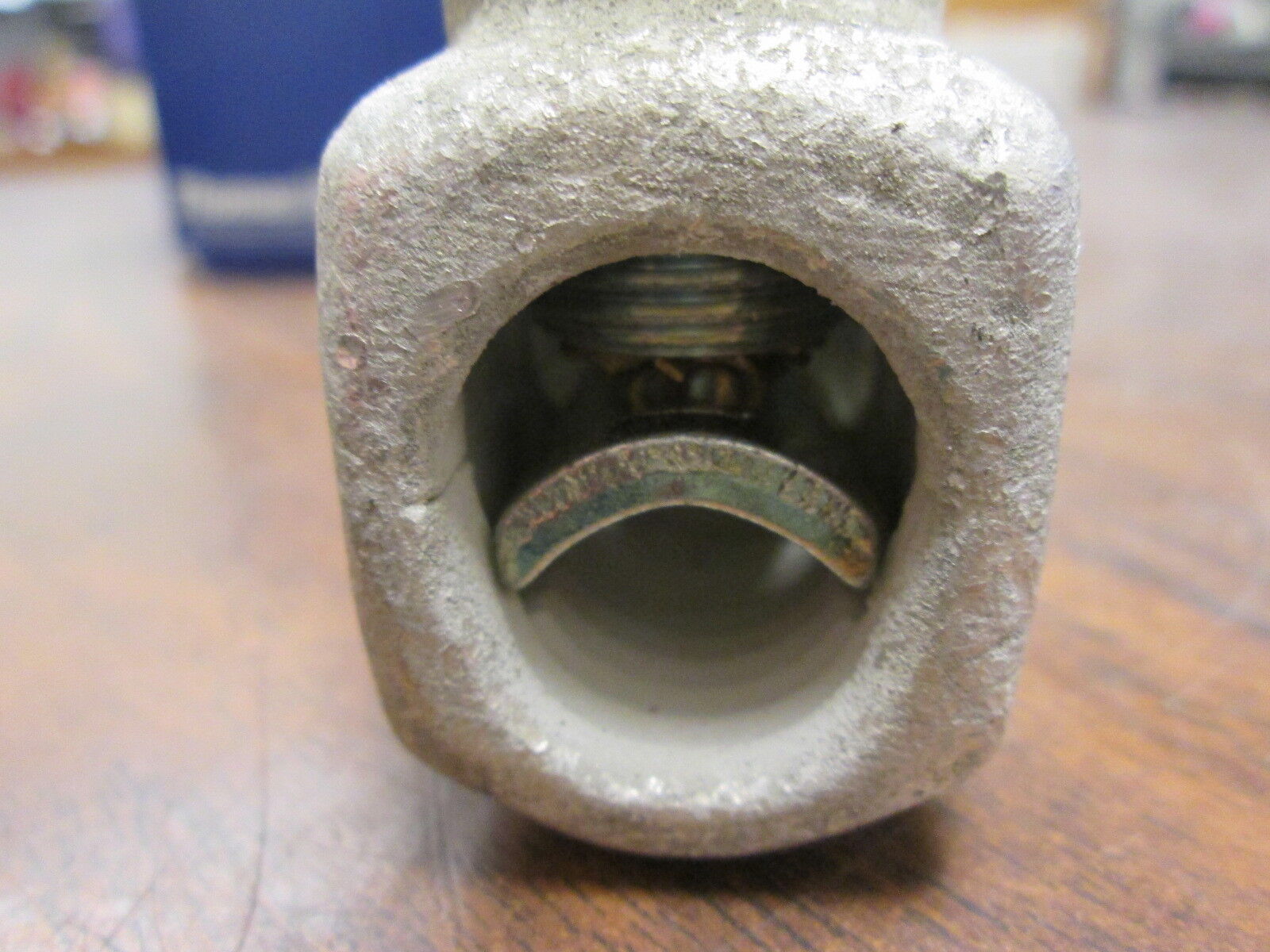 Thomas & Betts Mechanical Lugs 32215TP 300-500MCM *Box of 8* New Surplus