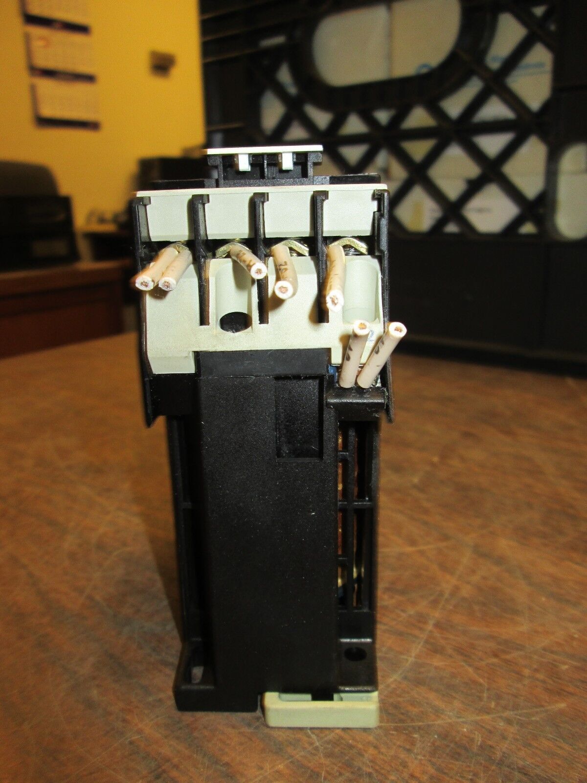 Telemecanique Contactor CA3 DN 22 10A 600V 24V Coil Used