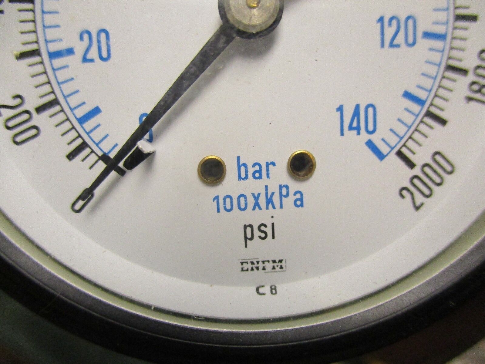 ENFM Pressure Gauge Range: 0-2000 PSI Used
