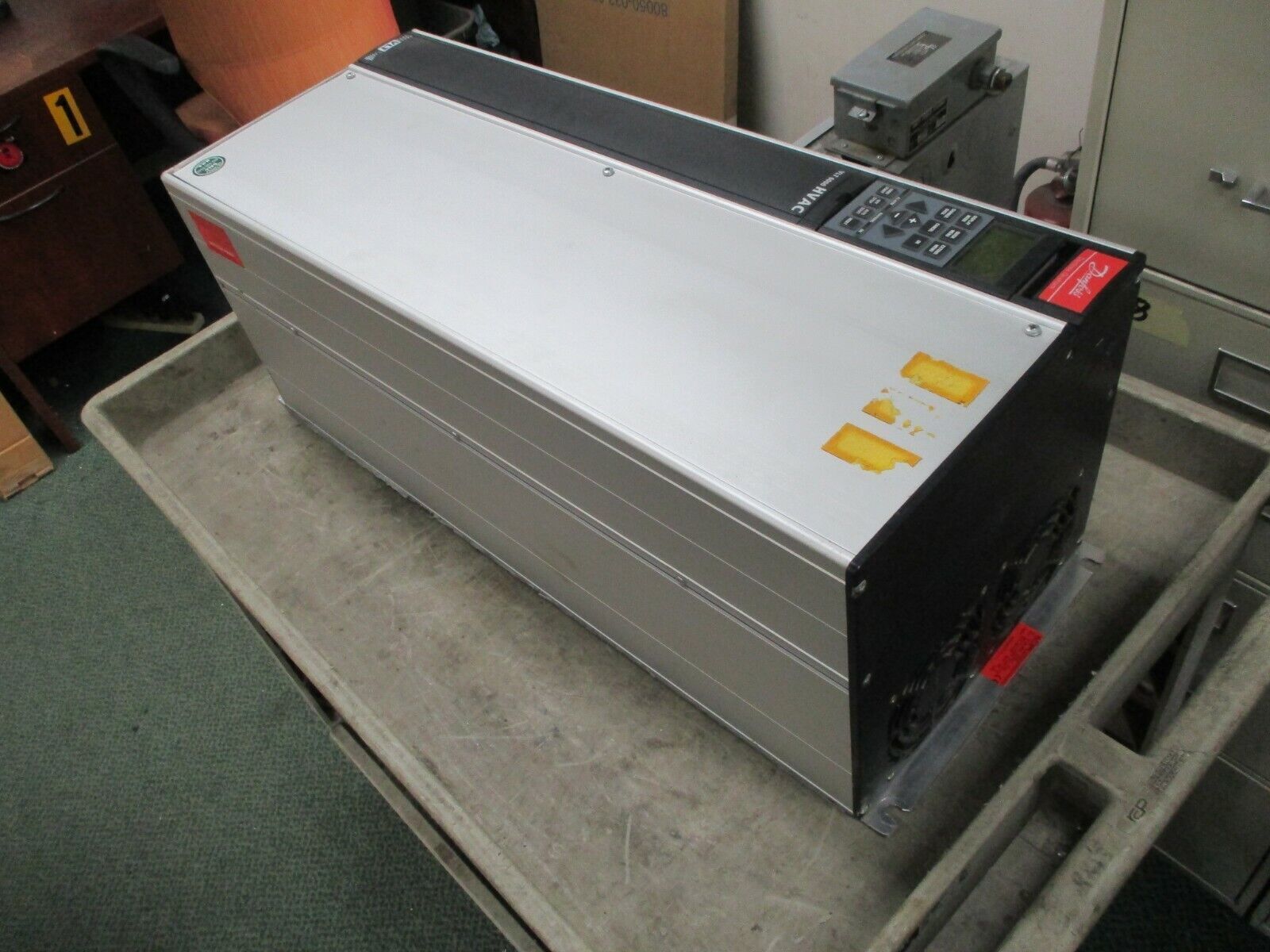 Danfoss VLT 6052 AC Drive 175Z7370 50HP 3Ph w/ Keypad Used