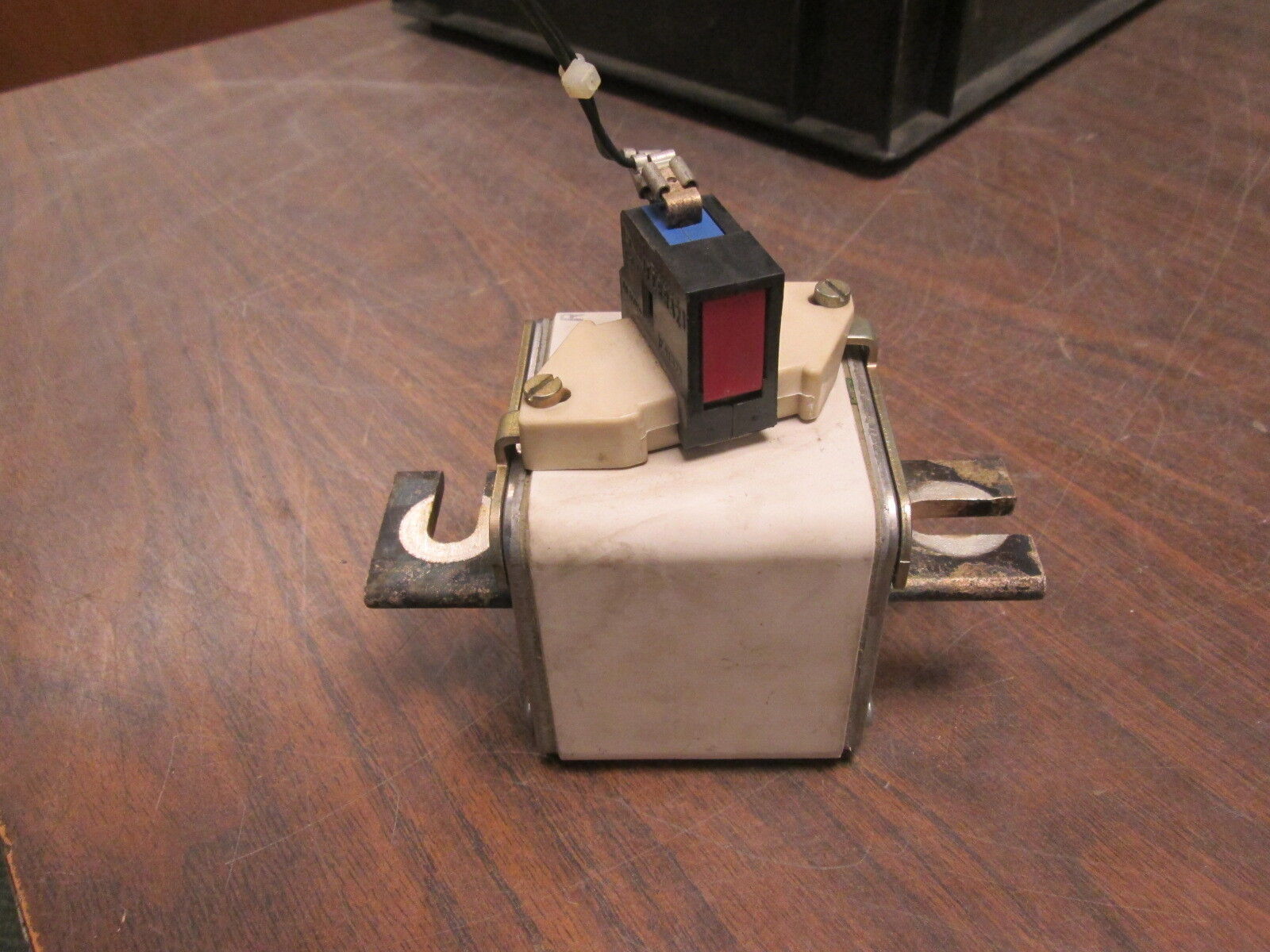 Ferraz Protistor Fuse 38805\HT / E94166 1250V 575A Used