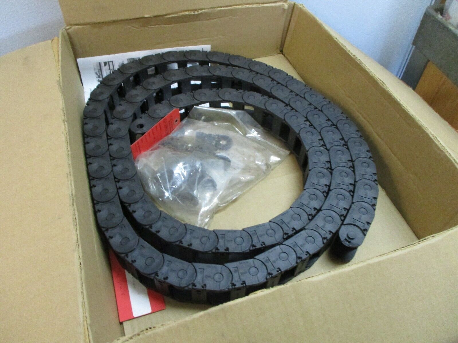 Igus Series 250 E-Chain 250.03.150 Length: 10ft New Surplus