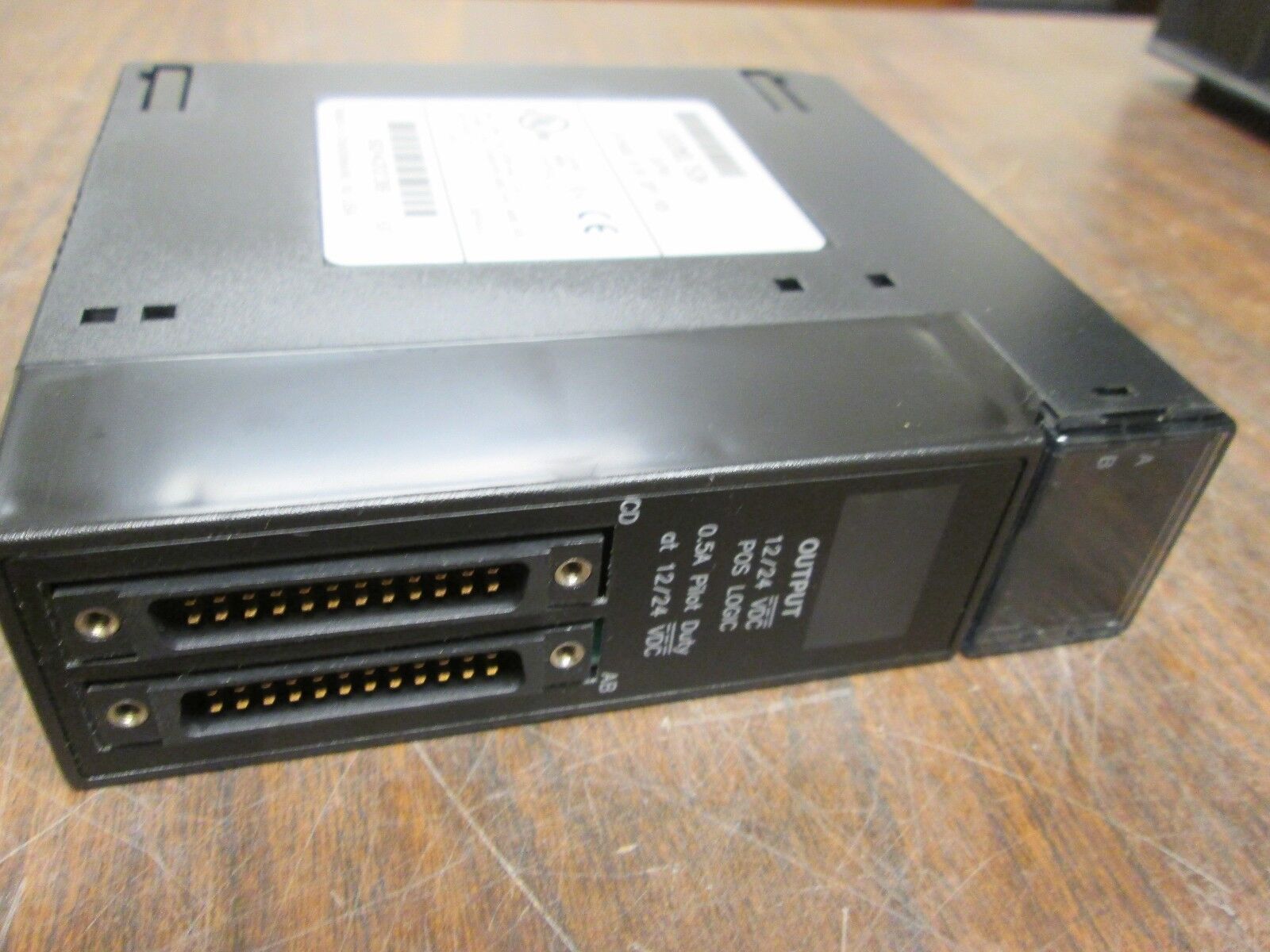 GE Fanuc Output Module IC693MDL753H 12/24VDC 0.5A 32PT Used