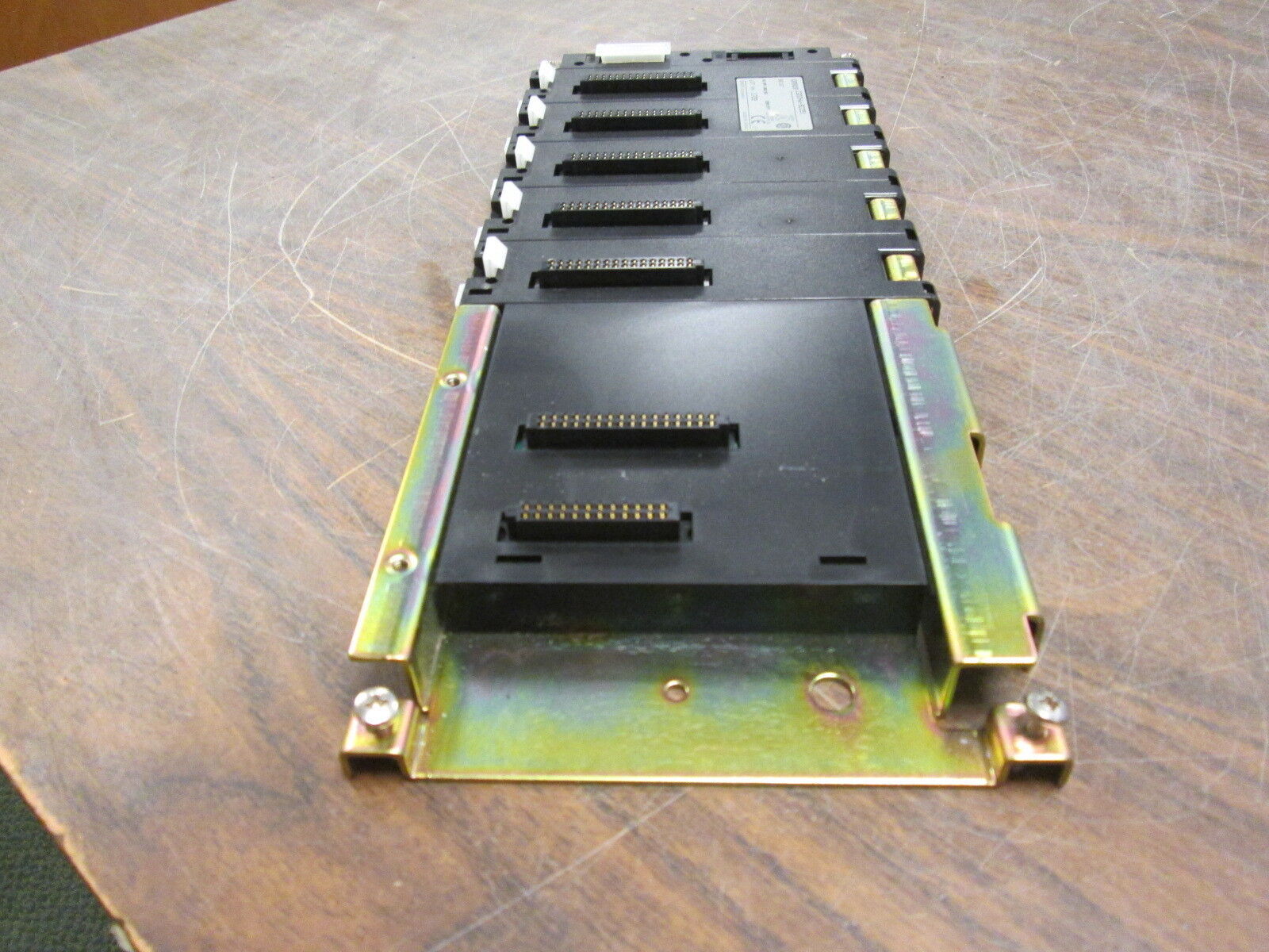 Omron 5-Slot CPU Base Unit C200HW-BC051 Used