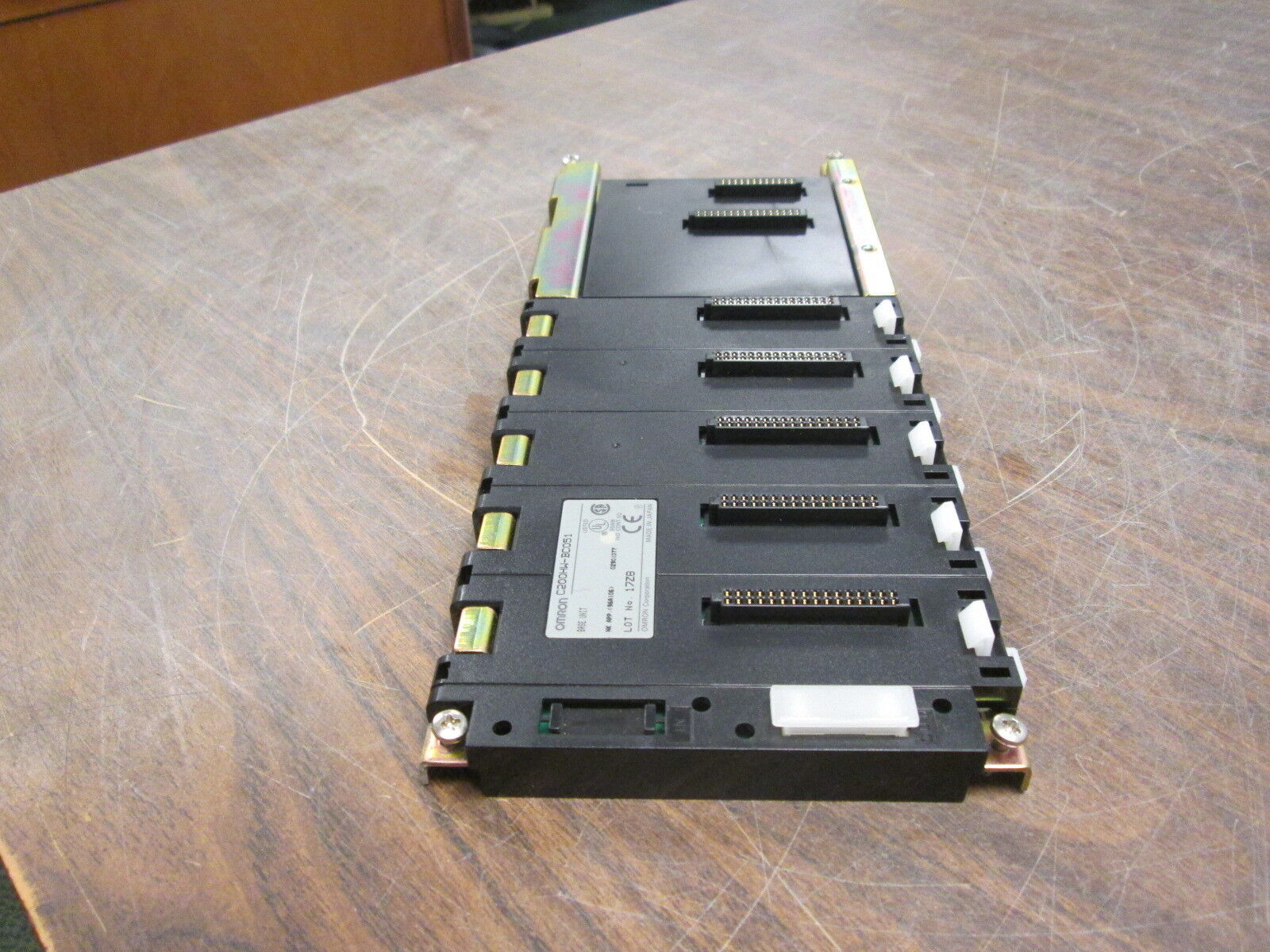 Omron 5-Slot CPU Base Unit C200HW-BC051 Used