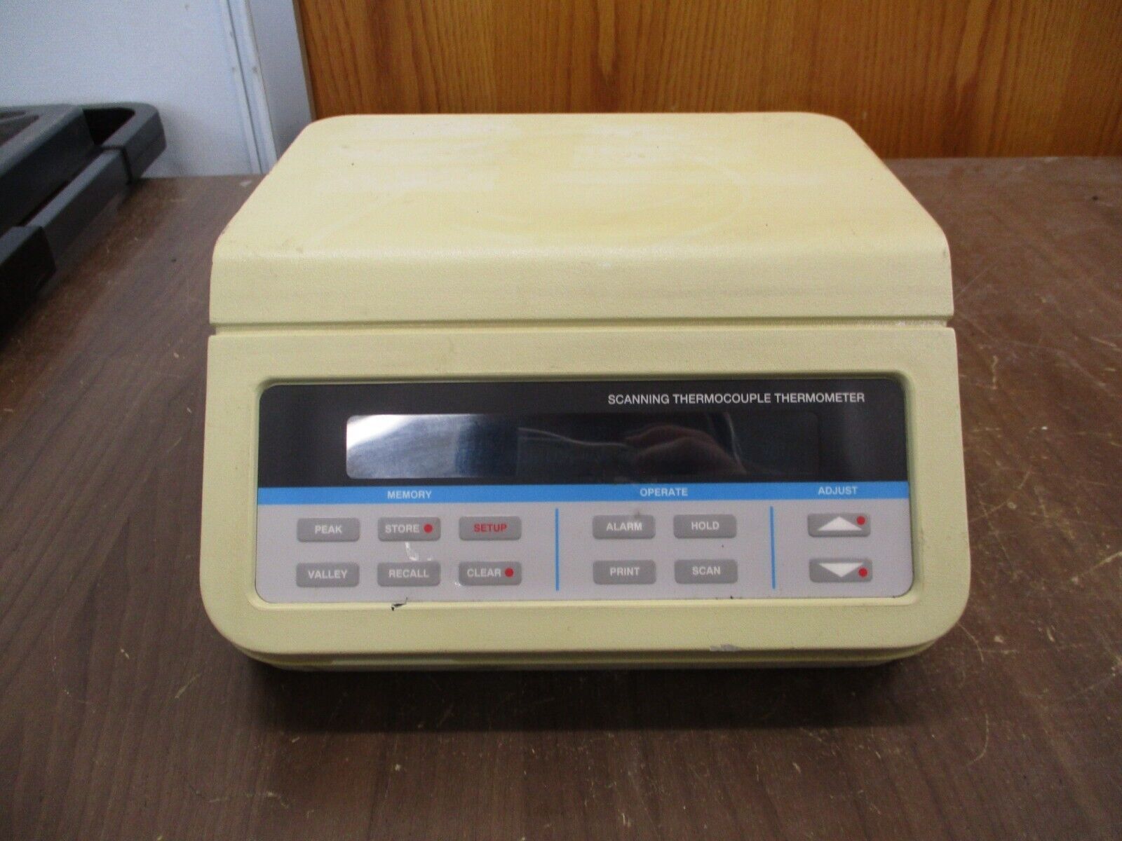Barnant Scanning Thermocouple Thermometer 692-8010 Used