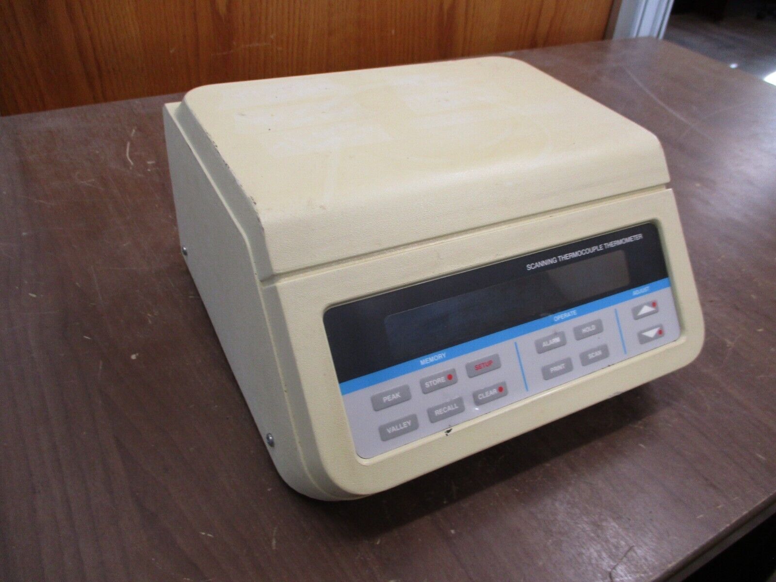 Barnant Scanning Thermocouple Thermometer 692-8010 Used