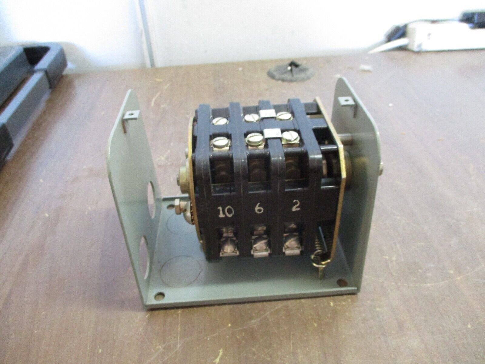 Allen-Bradley Reversing Drum Switch 350-BAV Ser. B *No Handle* Used
