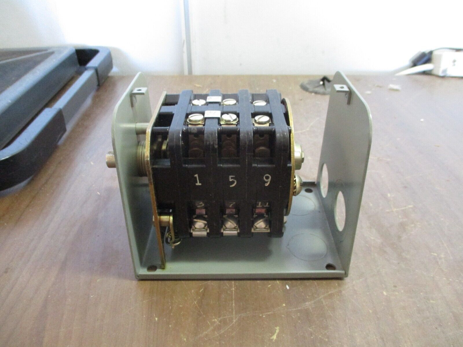 Allen-Bradley Reversing Drum Switch 350-BAV Ser. B *No Handle* Used