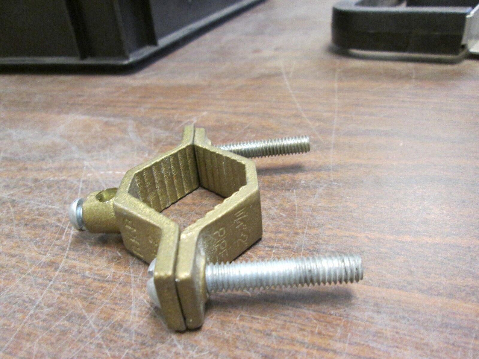 Raco Conduit Clamp BKB J-2 Size 1-1/4"-2" #10-#2 wire Lot of 4 Used