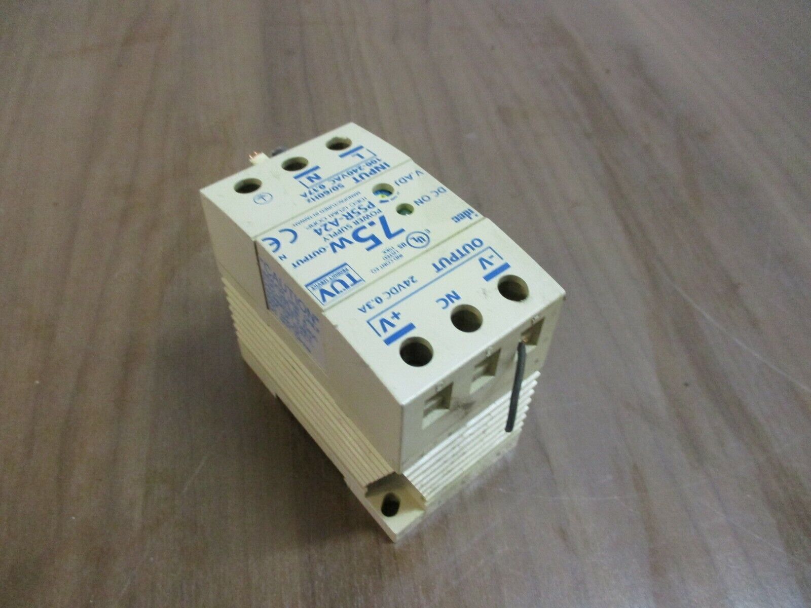 IDEC 7.5W Power Supply PS5R-A24 IN: 100-240V 50/60Hz 0.17A OUT: 24VDC 0.3A Used
