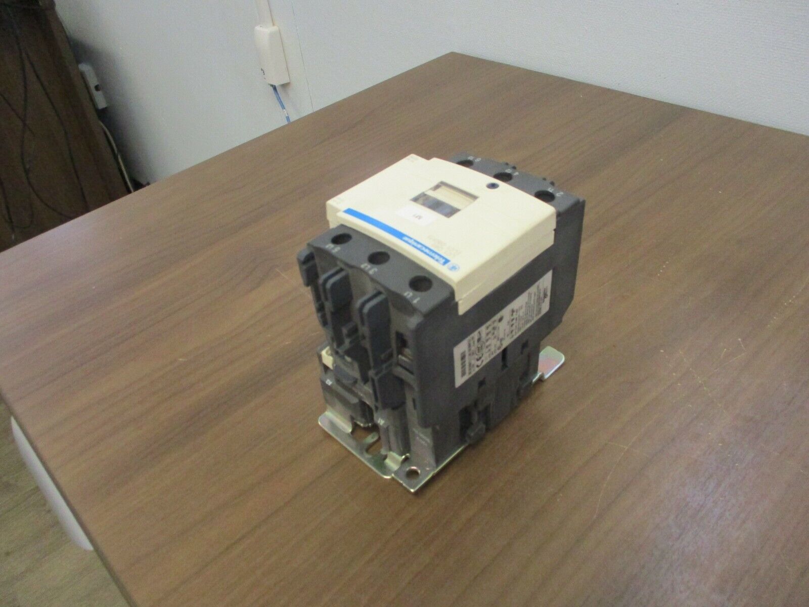 Telemecanique Contactor LC1 D8011 120V Coil 110A Used