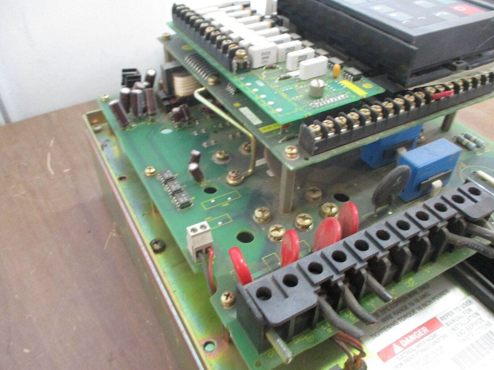 Allen-Bradley AC Drive 1336S-BRF100-AN-EN4-L6 10HP 3Ph *Broken L6 Terminal* Used