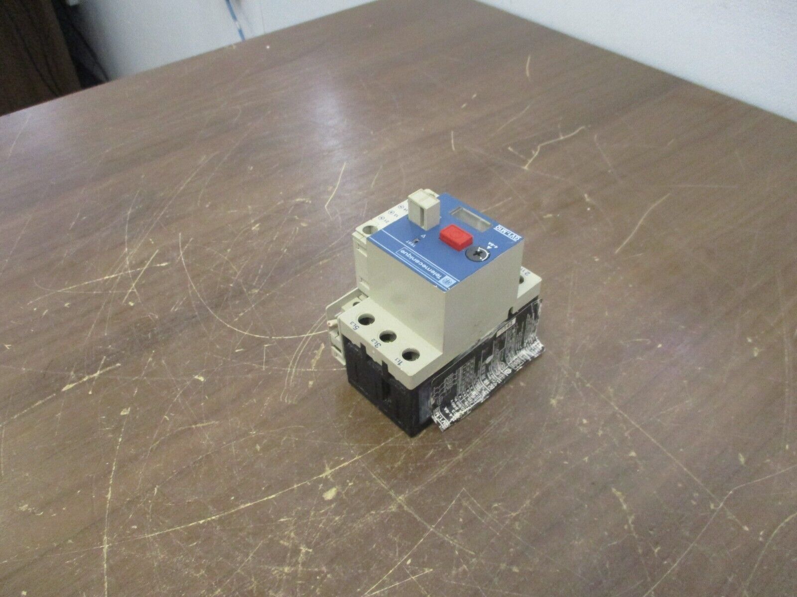 Telemecanique Manual Starter GV1-M10 Trip: 4-6A w/ Aux Contact Used