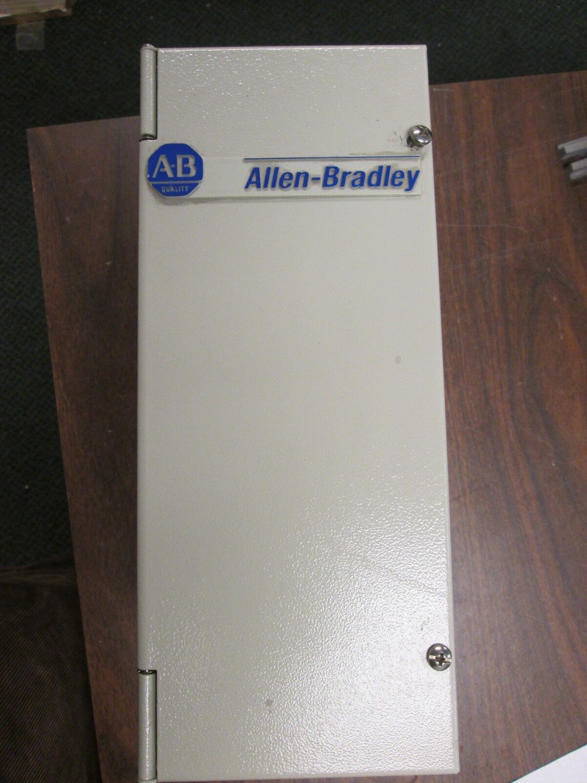 Allen-Bradley Enclosed Soft Start 150-AIGJB SMC-2 16A 400-480V NEW SURPLUS