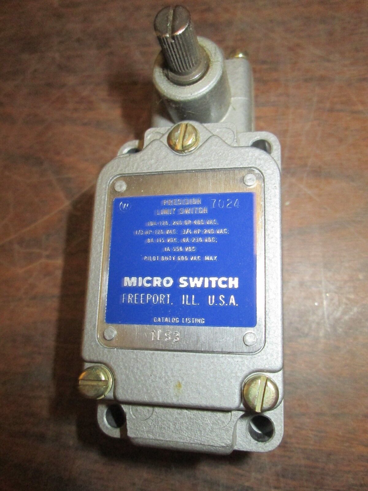 Micro Switch Precision Limit Switch ILS3 10A Used