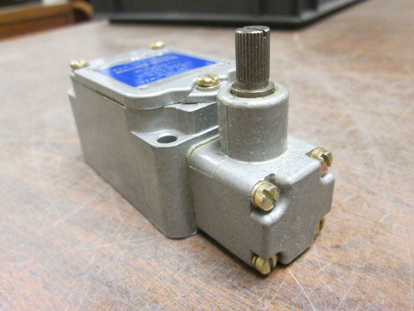 Micro Switch Precision Limit Switch ILS3 10A Used