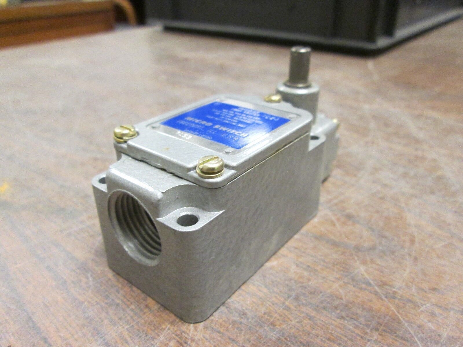 Micro Switch Precision Limit Switch ILS3 10A Used