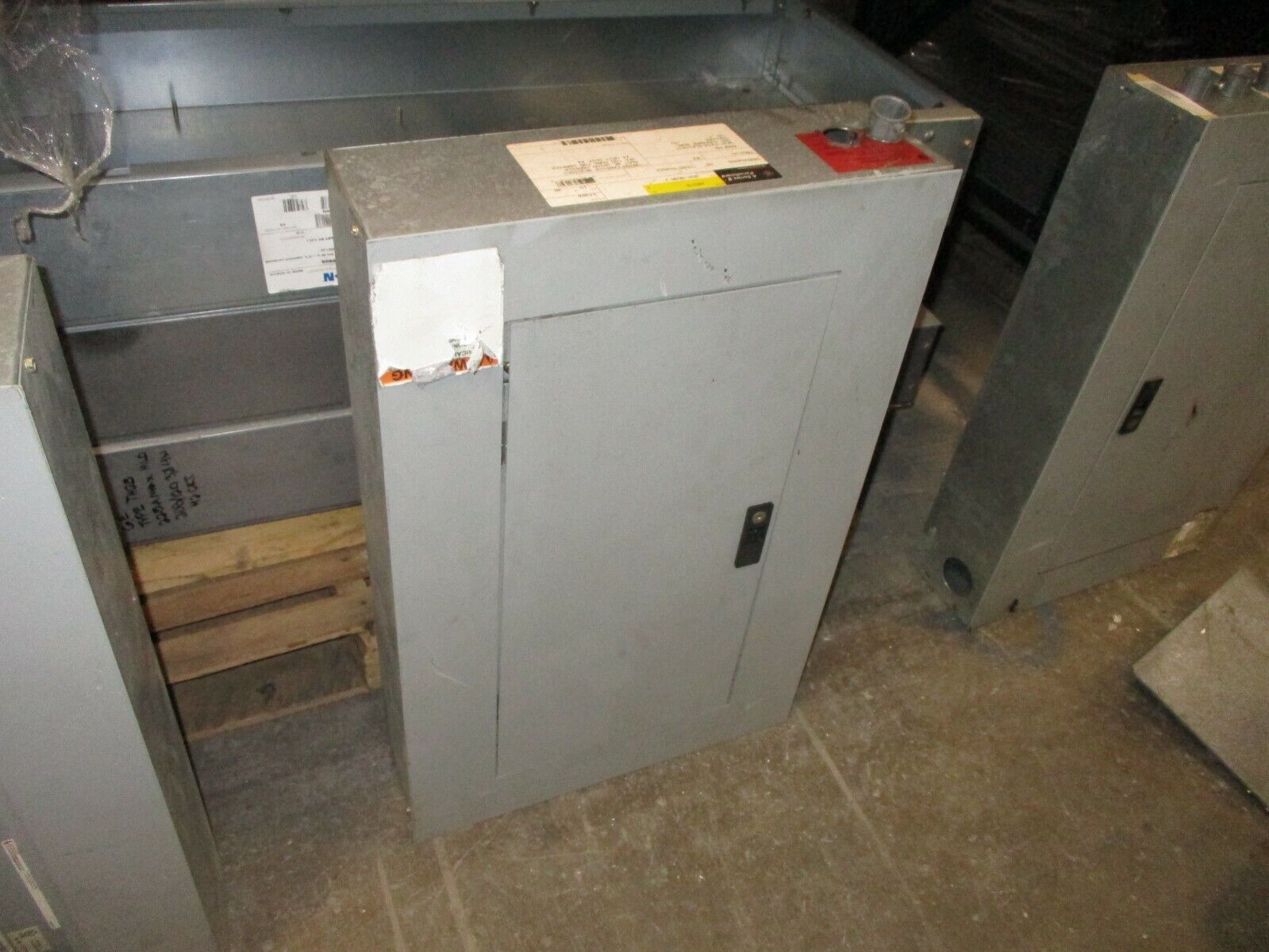 GE Main Breaker Circuit Breaker Panel AQF3241ATX 100A Main 208Y/120V 3Ph 4W Used