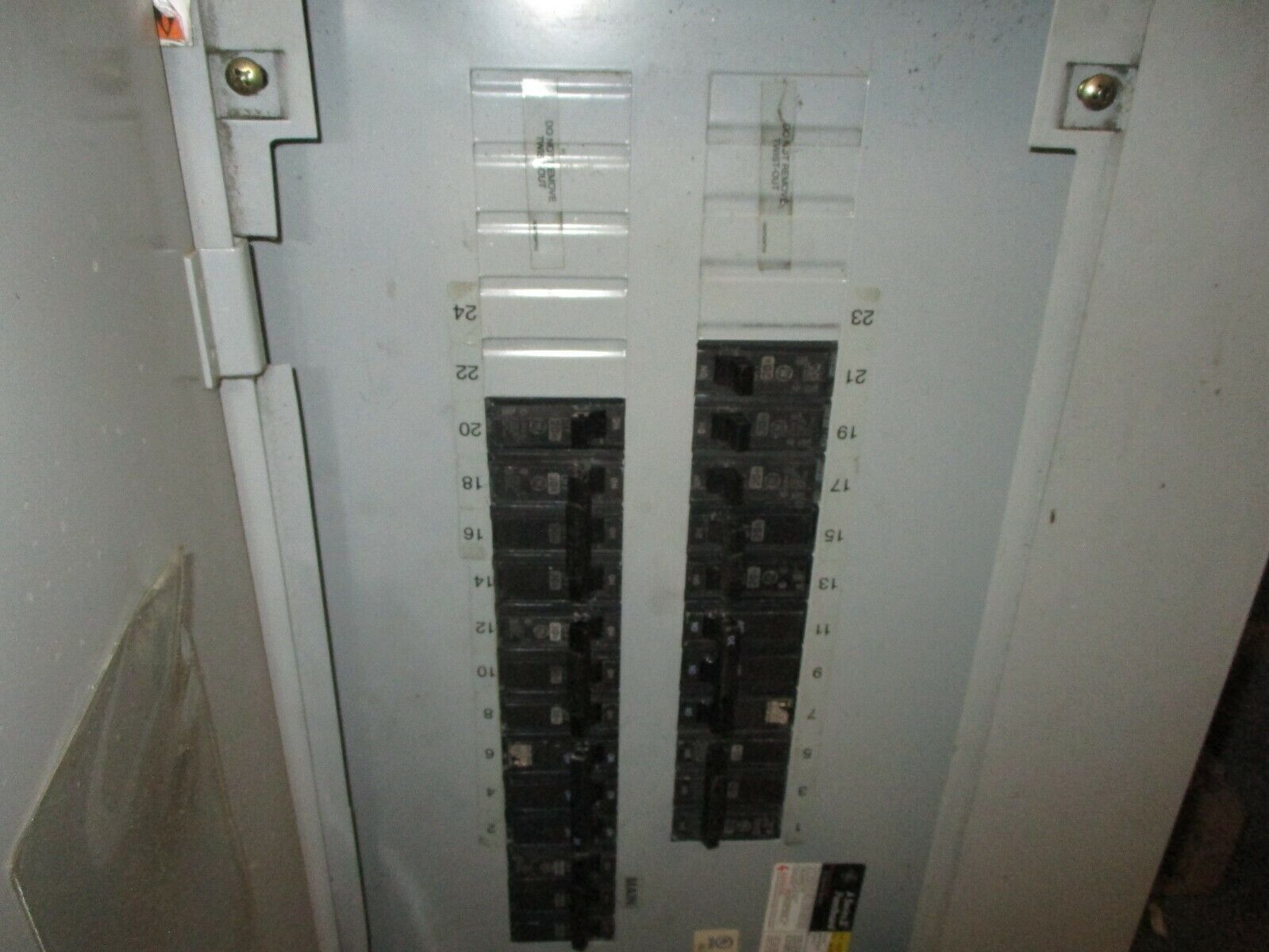 GE Main Breaker Circuit Breaker Panel AQF3241ATX 100A Main 208Y/120V 3Ph 4W Used