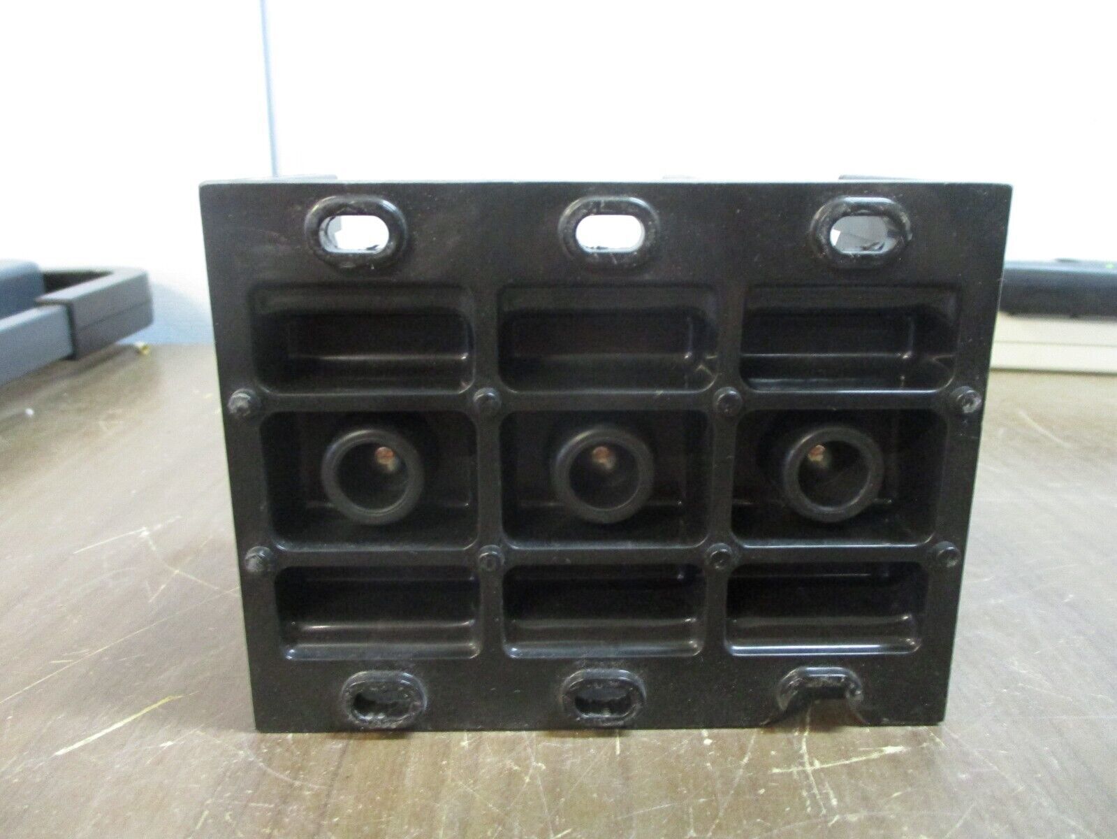 Buss Power Distribution Block 16394-3 400A 600V 3P Line(1): 1/2-13 STUD Used