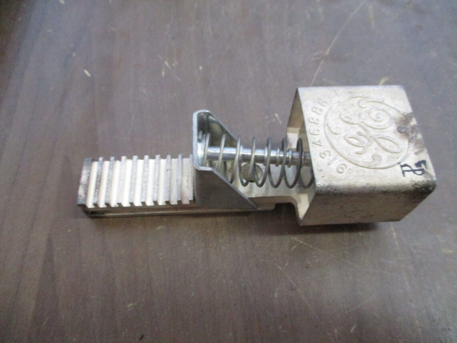 GE Brush Holder 9134688G-1 *Lot of 2* Used