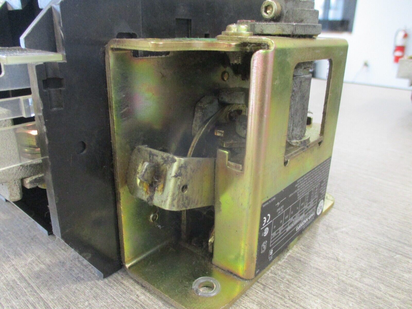 Allen-Bradley Fusible Disconnect Switch 194R-NN200P3 Ser. B 200A 600V 3P Used
