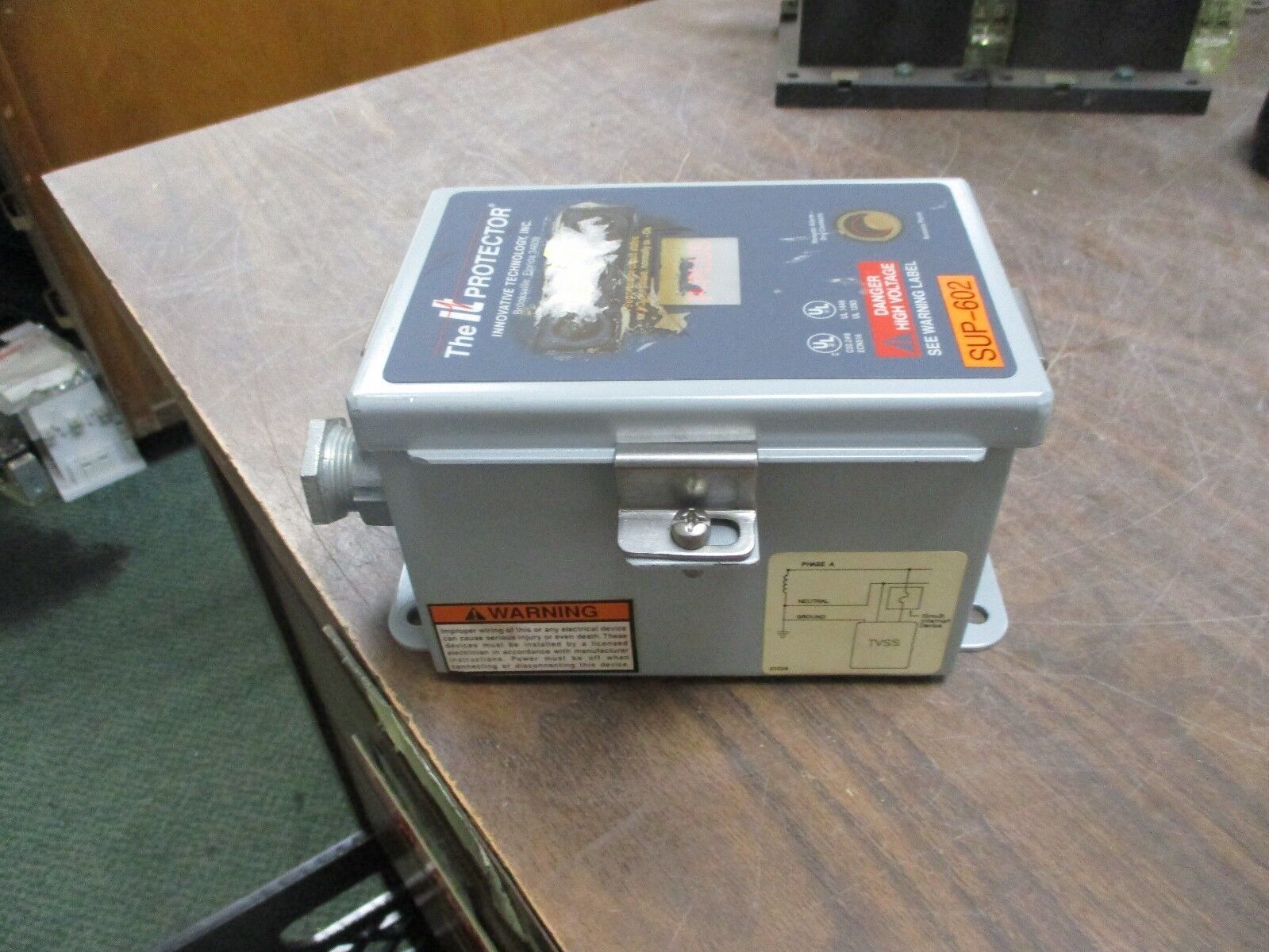 Innovative Technology The IT Protector P-Plus Surge Suppressor P-1S 120+C 120V
