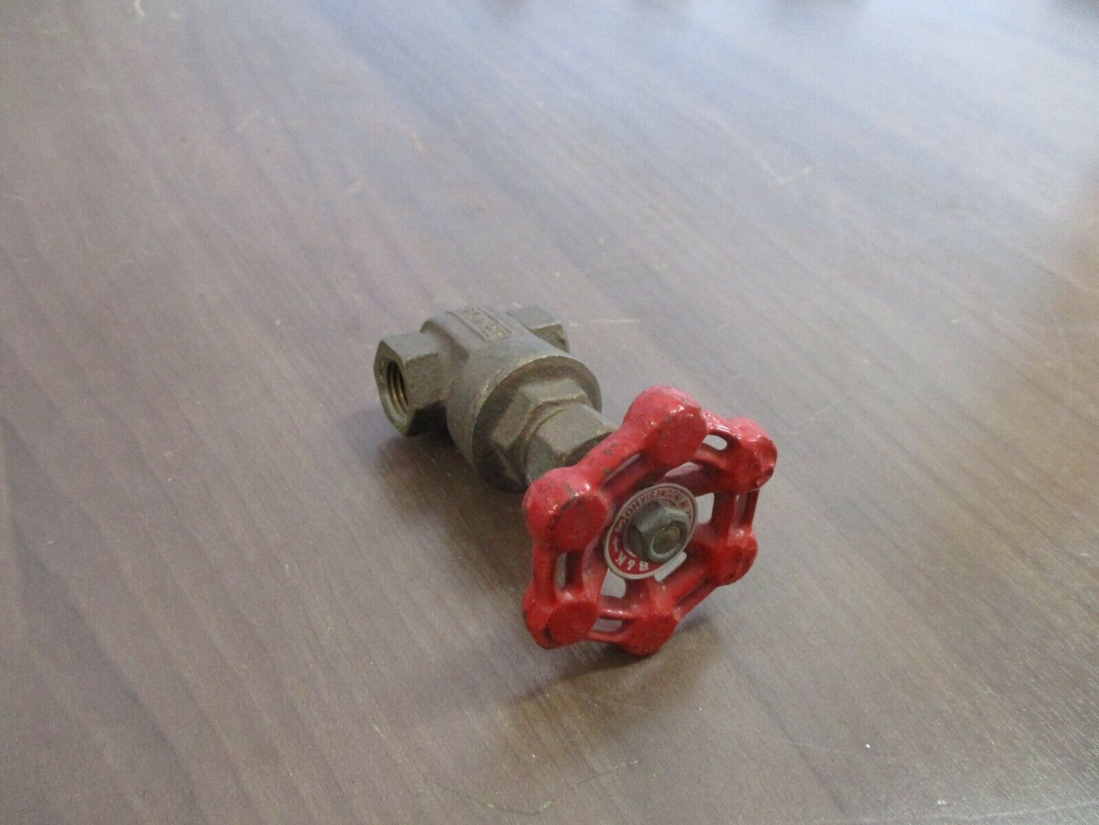 B&K Ball Valve Size: 1/4" 125WOG Used