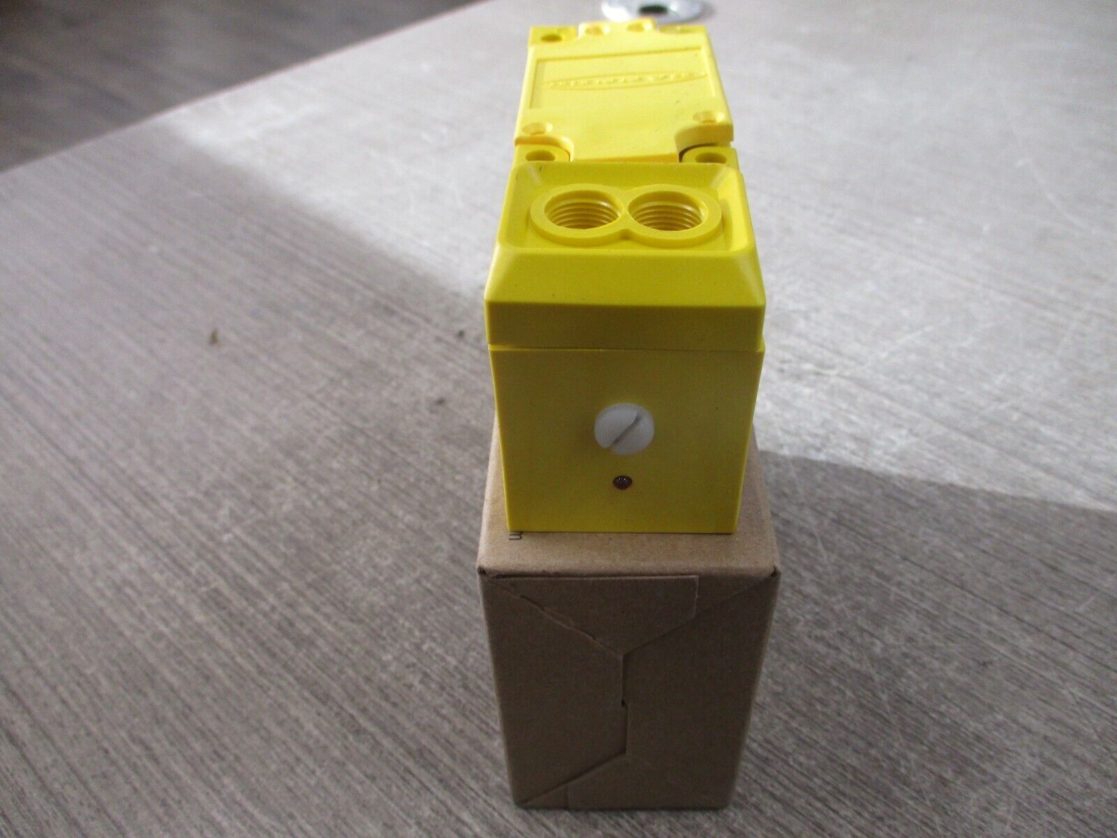 Banner Multi-Bean Scanner Block Sensor SBF1 New Surplus
