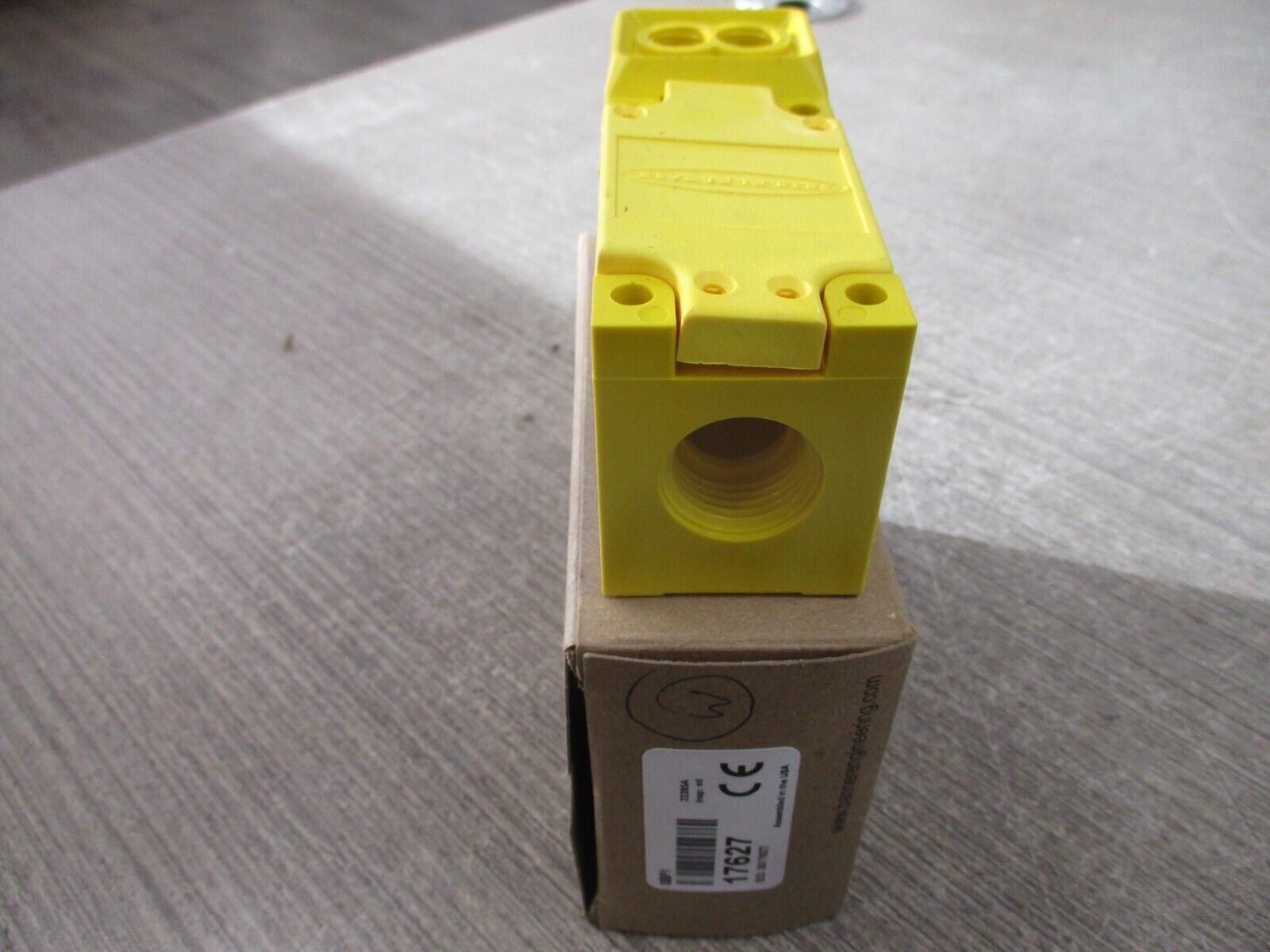 Banner Multi-Bean Scanner Block Sensor SBF1 New Surplus