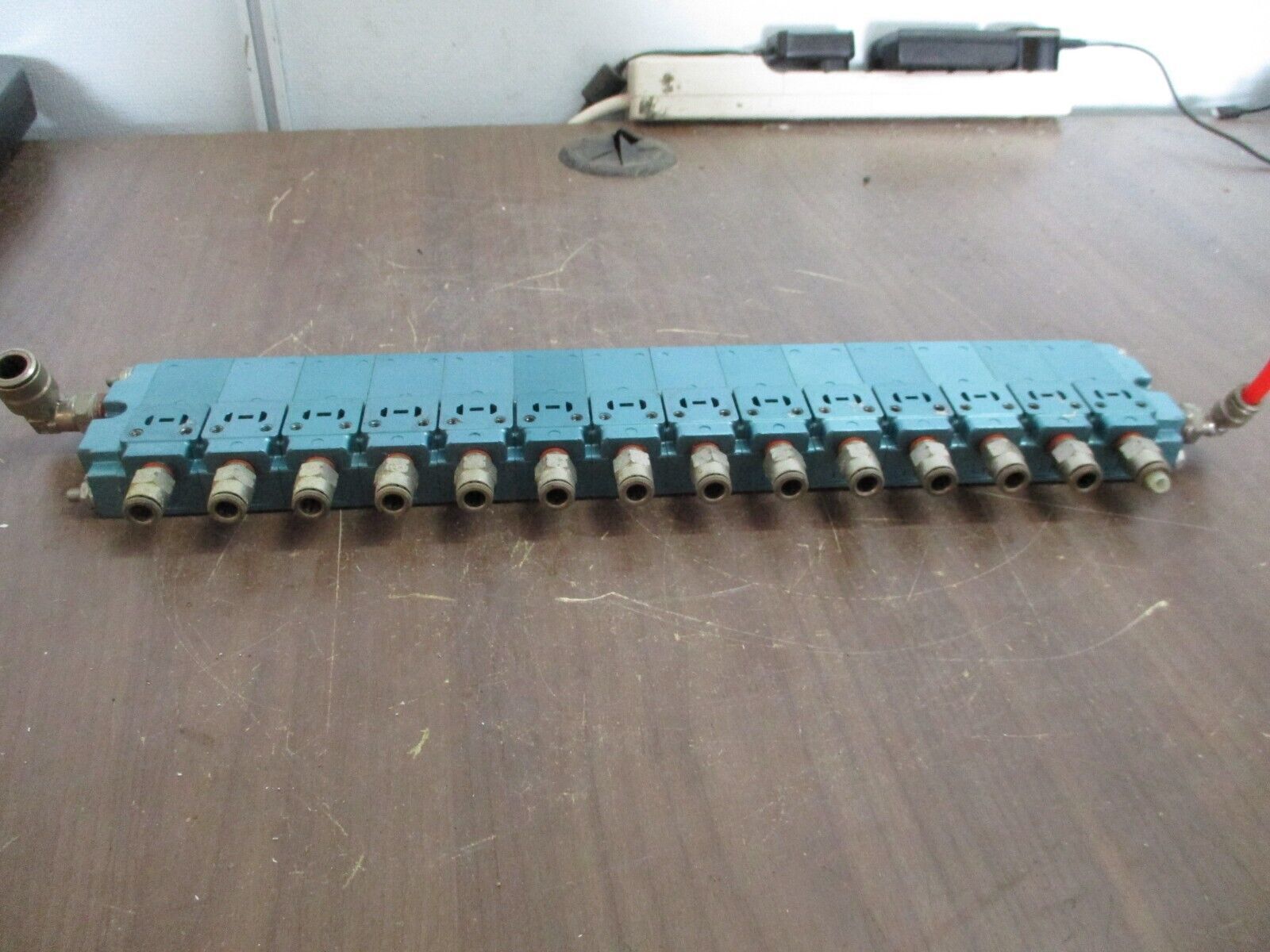 MAC Valve Manifold 14-Slot Used