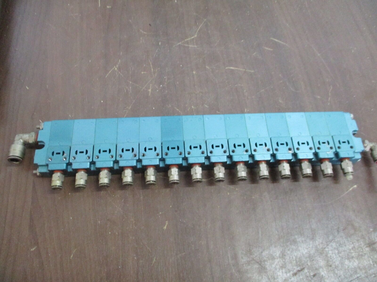MAC Valve Manifold 14-Slot Used