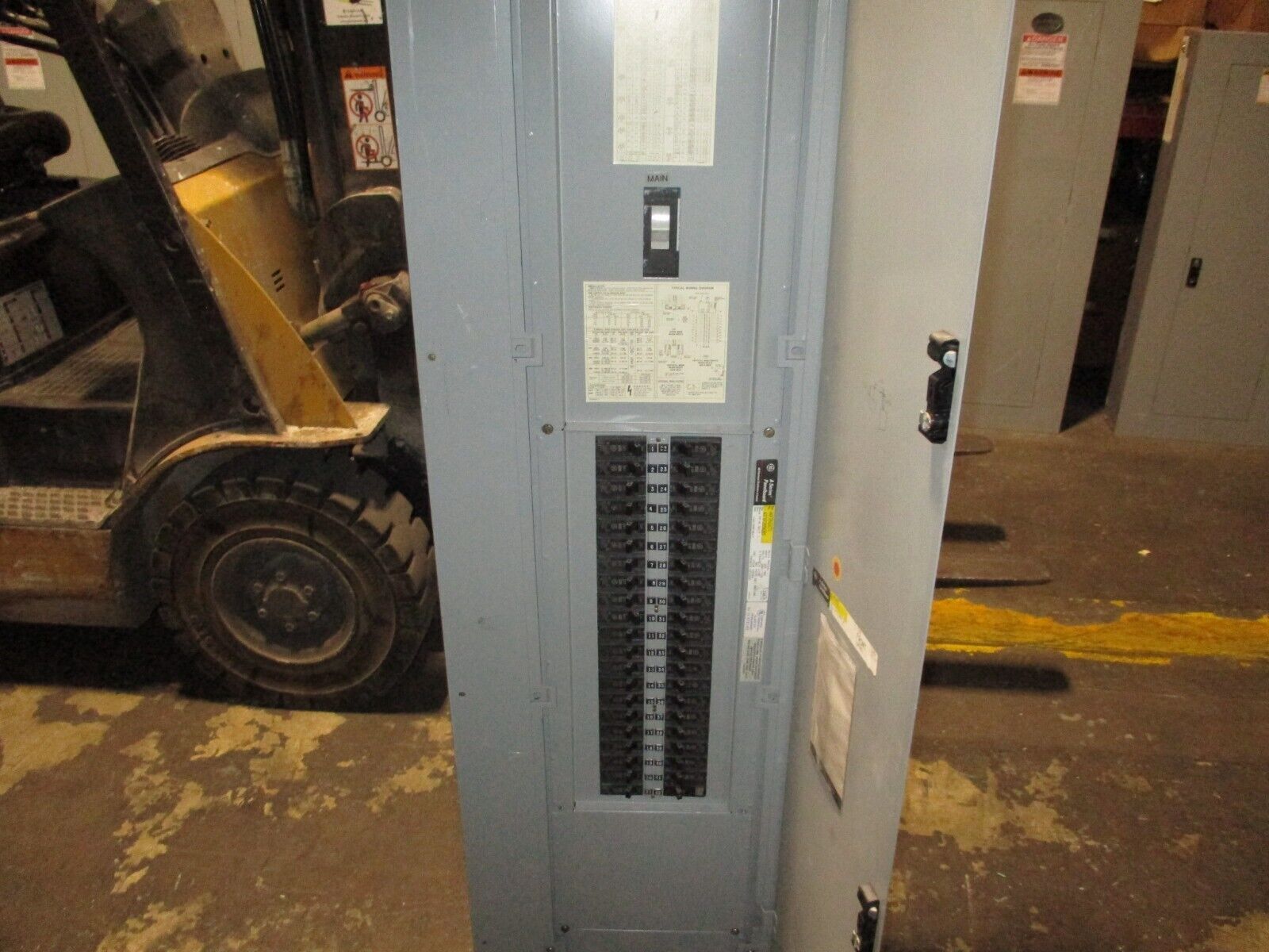 GE Main Breaker Circuit Breaker Panel AQF3422CTX 225A Max, 150A Main 208/120V 4W