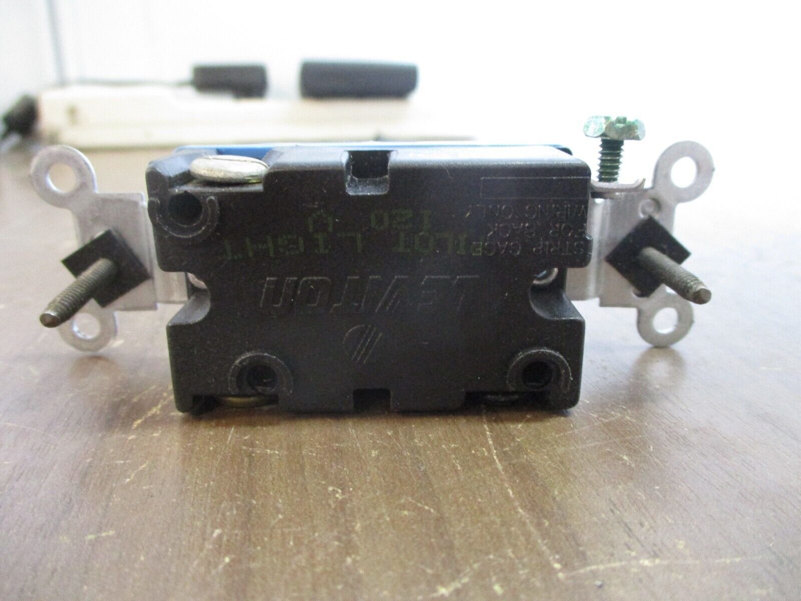Leviton 3-Way Switch 1201-PLR 20A 277V New Surplus