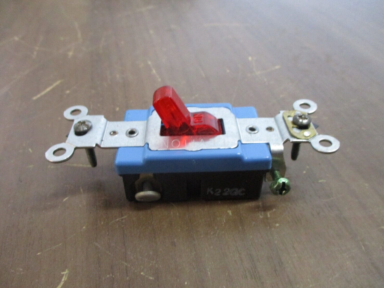 Leviton 3-Way Switch 1201-PLR 20A 277V New Surplus