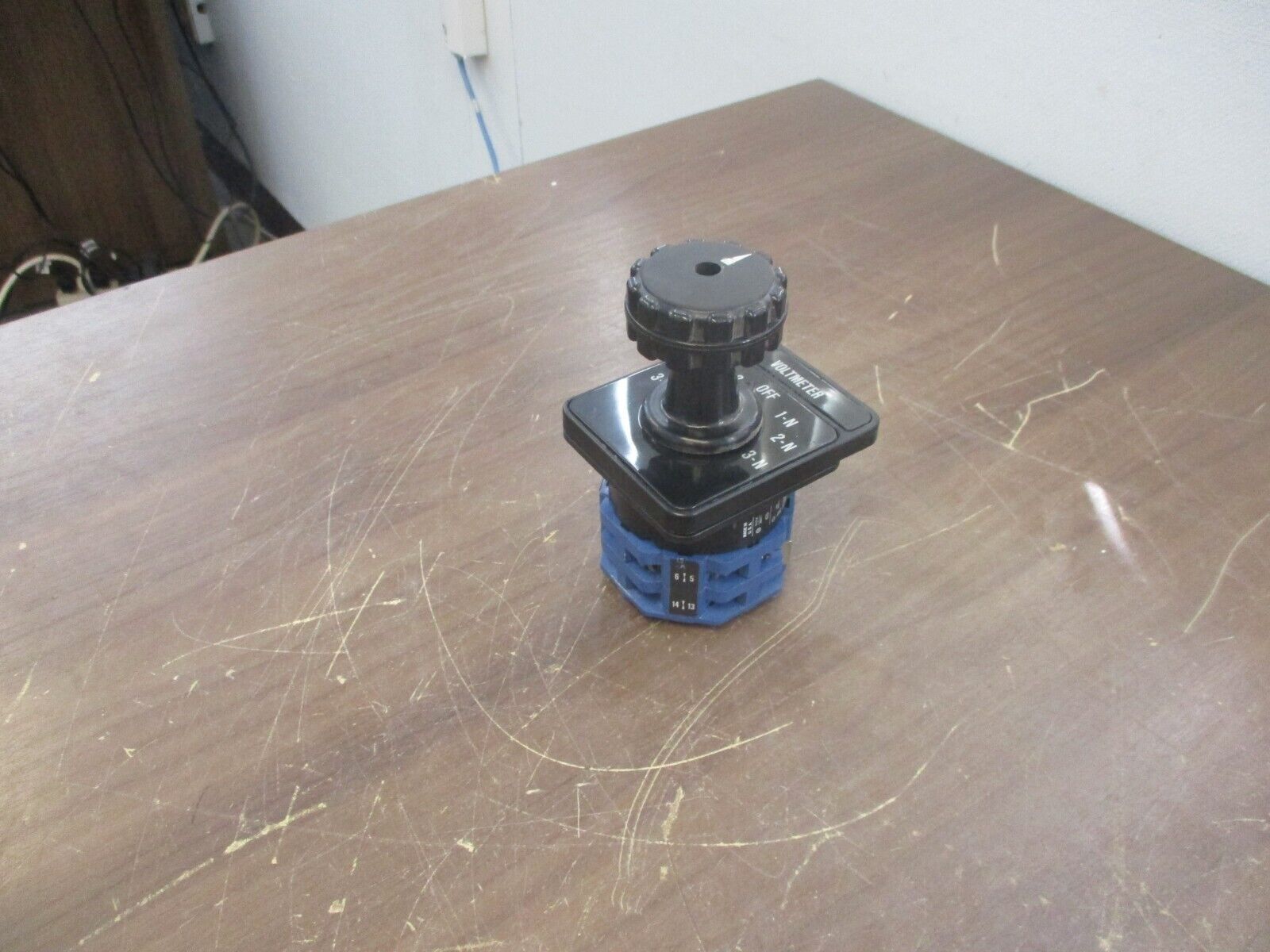 Kraus & Naimer A11 Voltmeter Rotary Switch A007 10A 600V Used