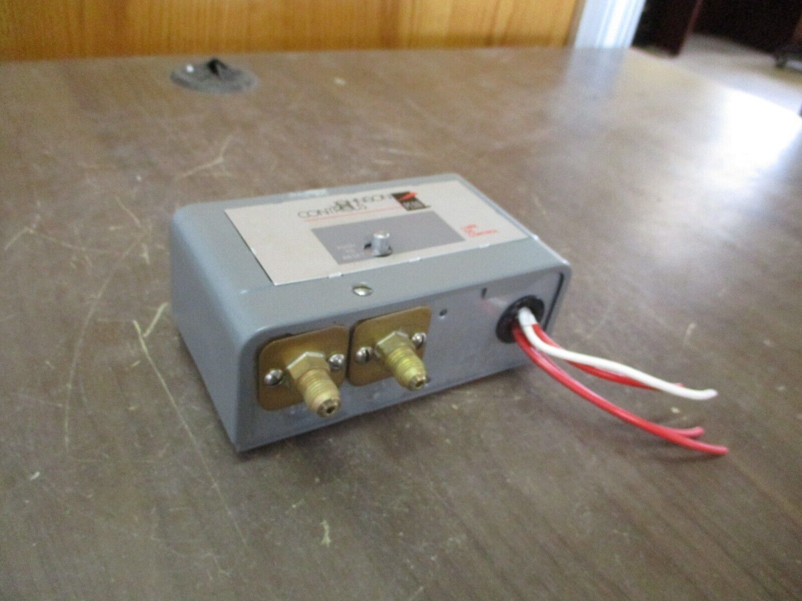 Johnson Controls Lube Oil Pressure Cutout Control P45NCA-29 120 Sec 9PSI Used