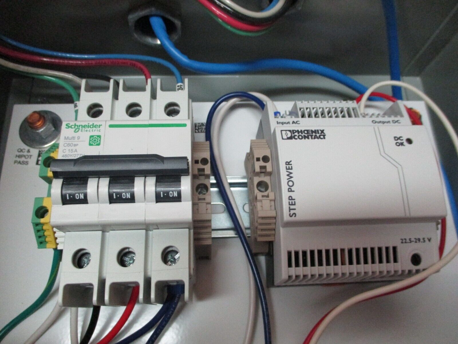 Schneider Electric PowerLogic HDPM6000 Power Meter METSEHDPM6HCLE 120/208V 4A