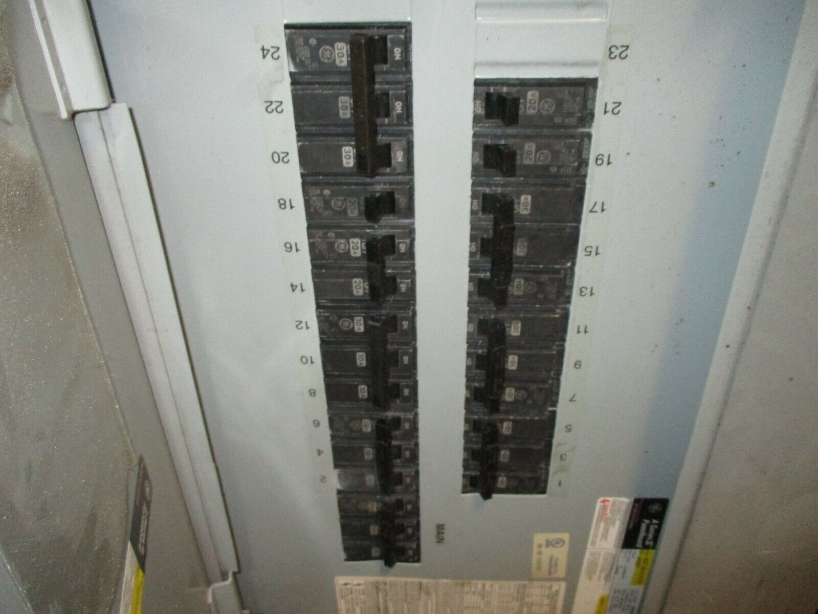 GE Main Breaker Circuit Breaker Panel AQF3241ATX 100A Main 208Y/120V 3Ph 4W Used