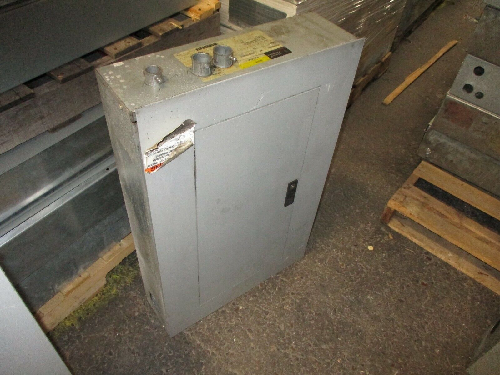 GE Main Breaker Circuit Breaker Panel AQF3241ATX 100A Main 208Y/120V 3Ph 4W Used