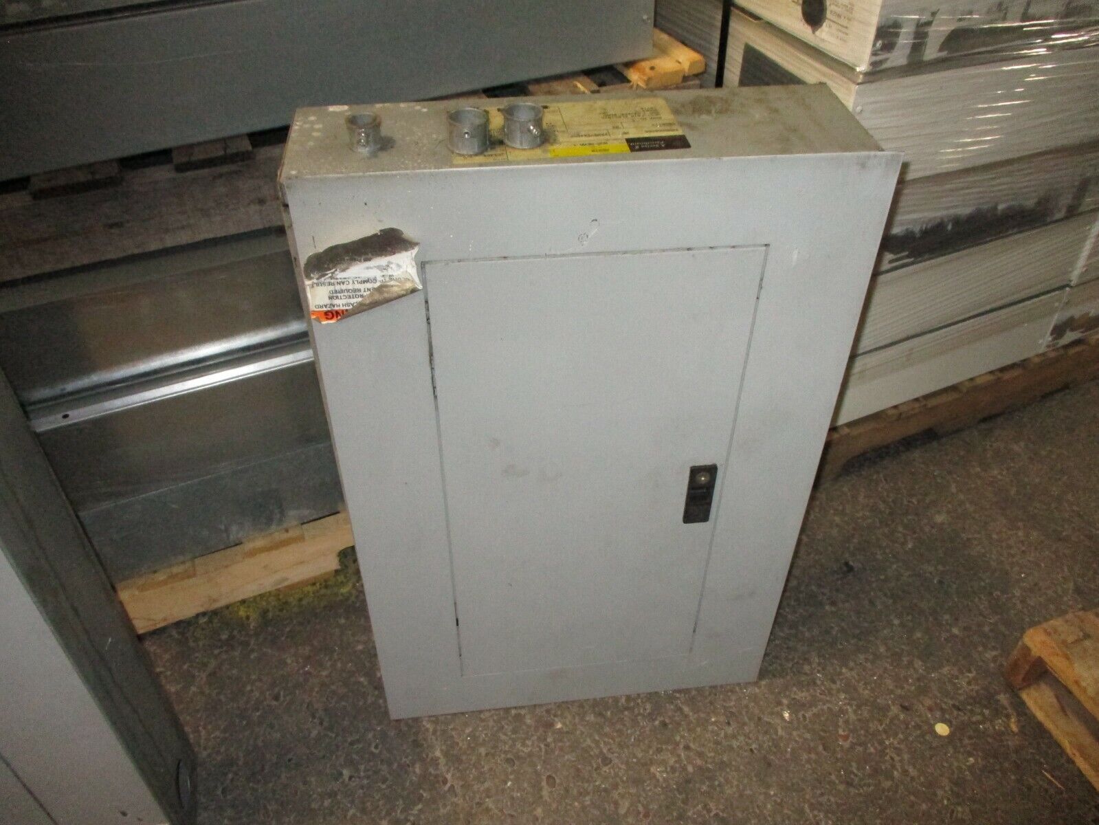 GE Main Breaker Circuit Breaker Panel AQF3241ATX 100A Main 208Y/120V 3Ph 4W Used