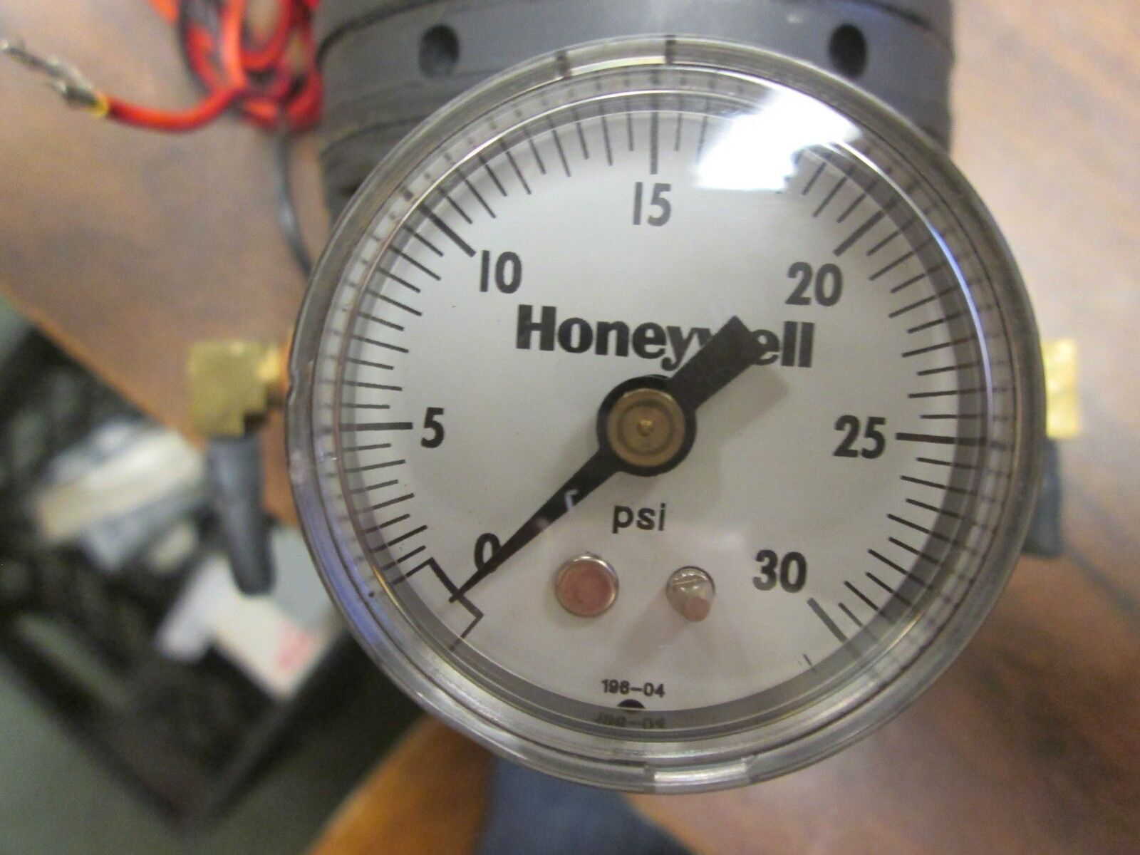 Fairchild Pneumatic Transducer T5700-90 Input:1-5/1-9 VDC Output:3-15 PSIG Used