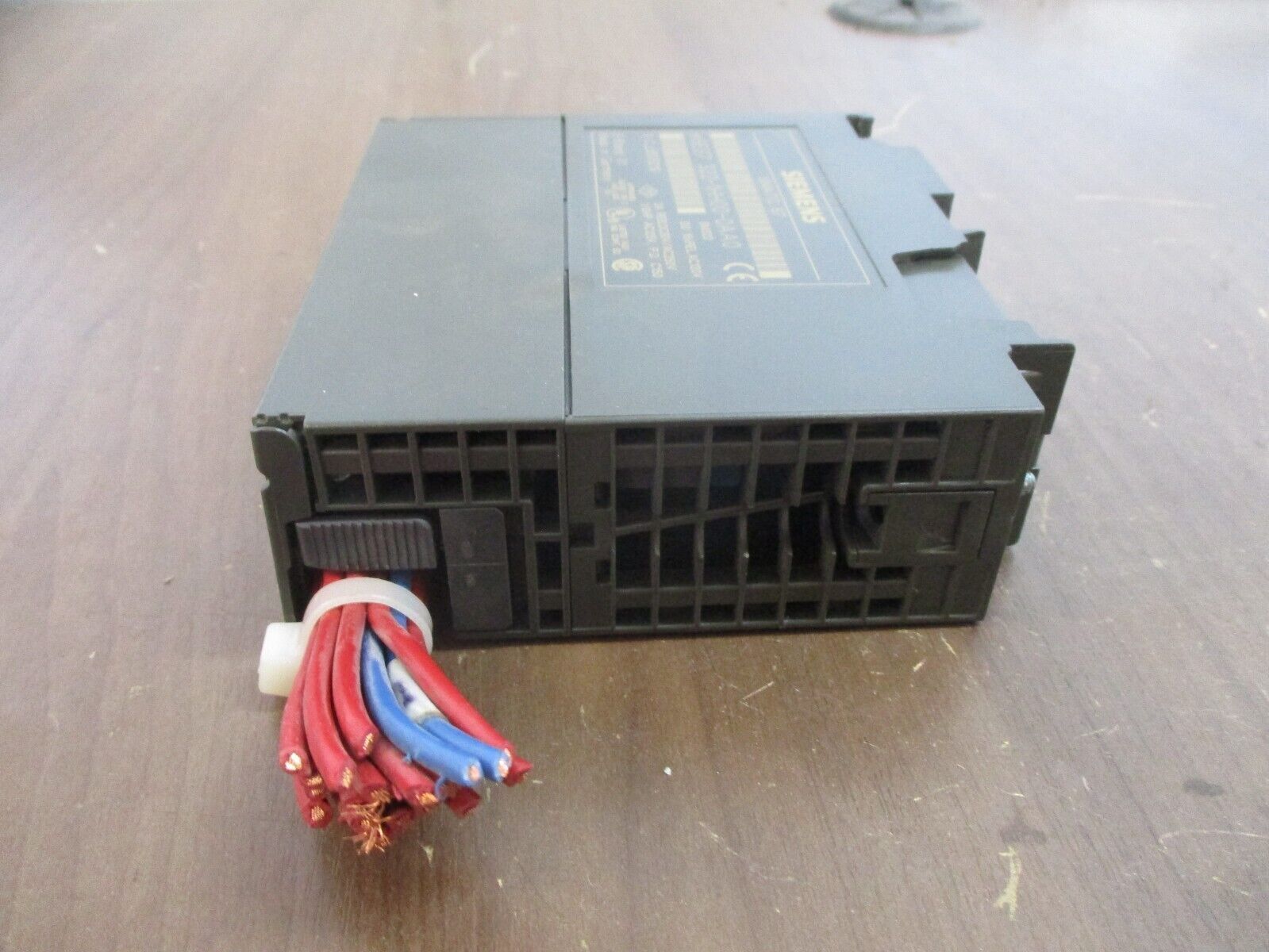 Siemens Simatic S7 Digital Output Module 6ES7 322-1HH00-0AA0 120VAC 16xRel Used