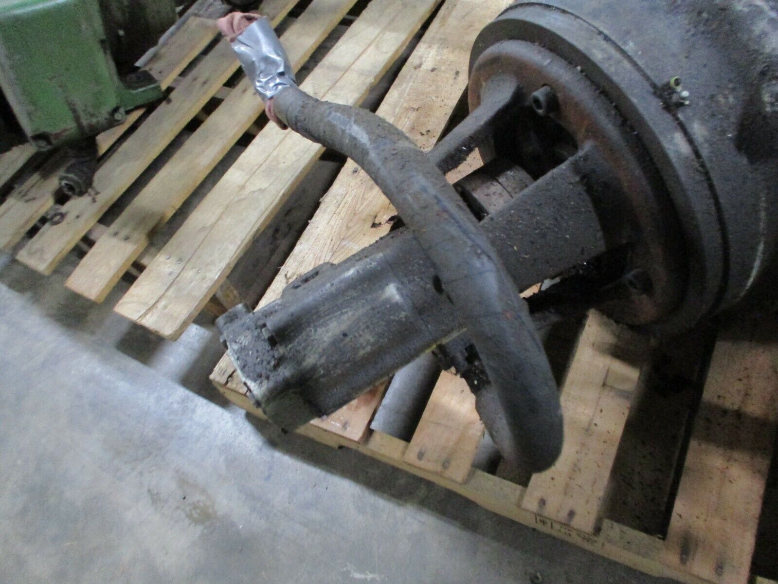 Vickers Vane Pump w/ Motor 2520V 14A 8 50HP 1200RPM 220/440V 127/63.5A Used