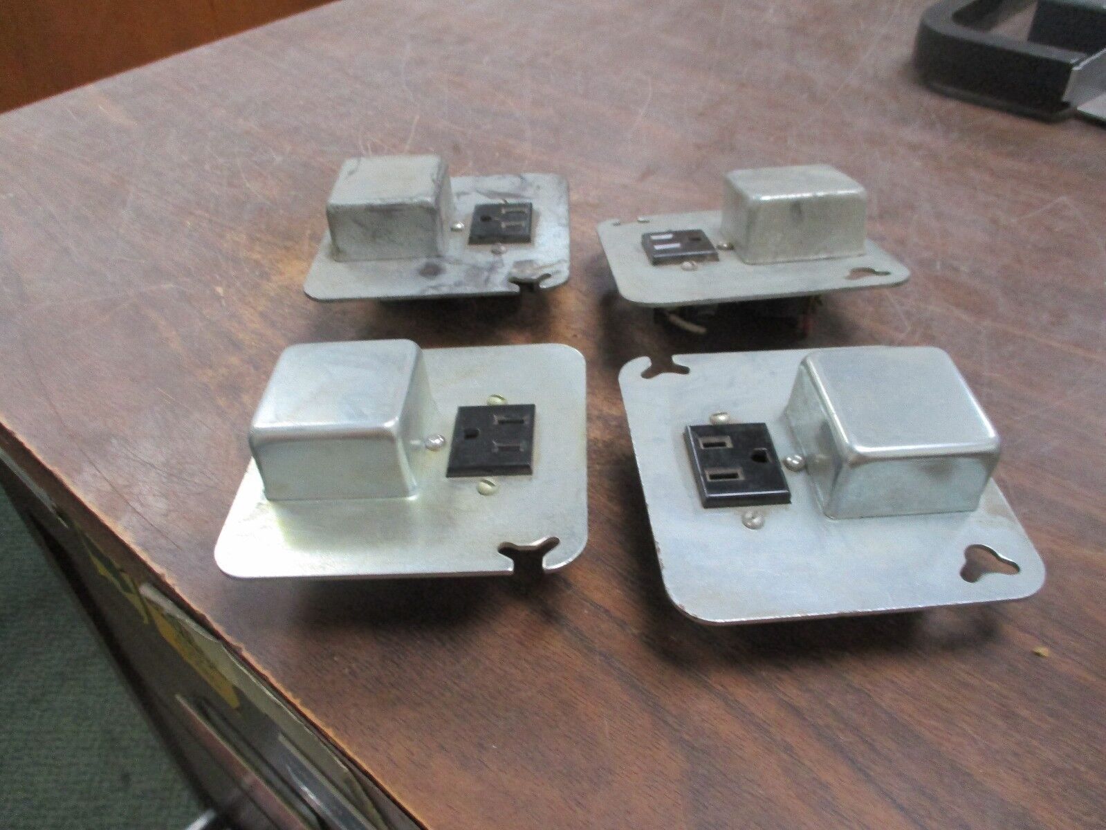 BUSS FUSETRON BOX COVER UNIT SRY **Lot of 4** Used